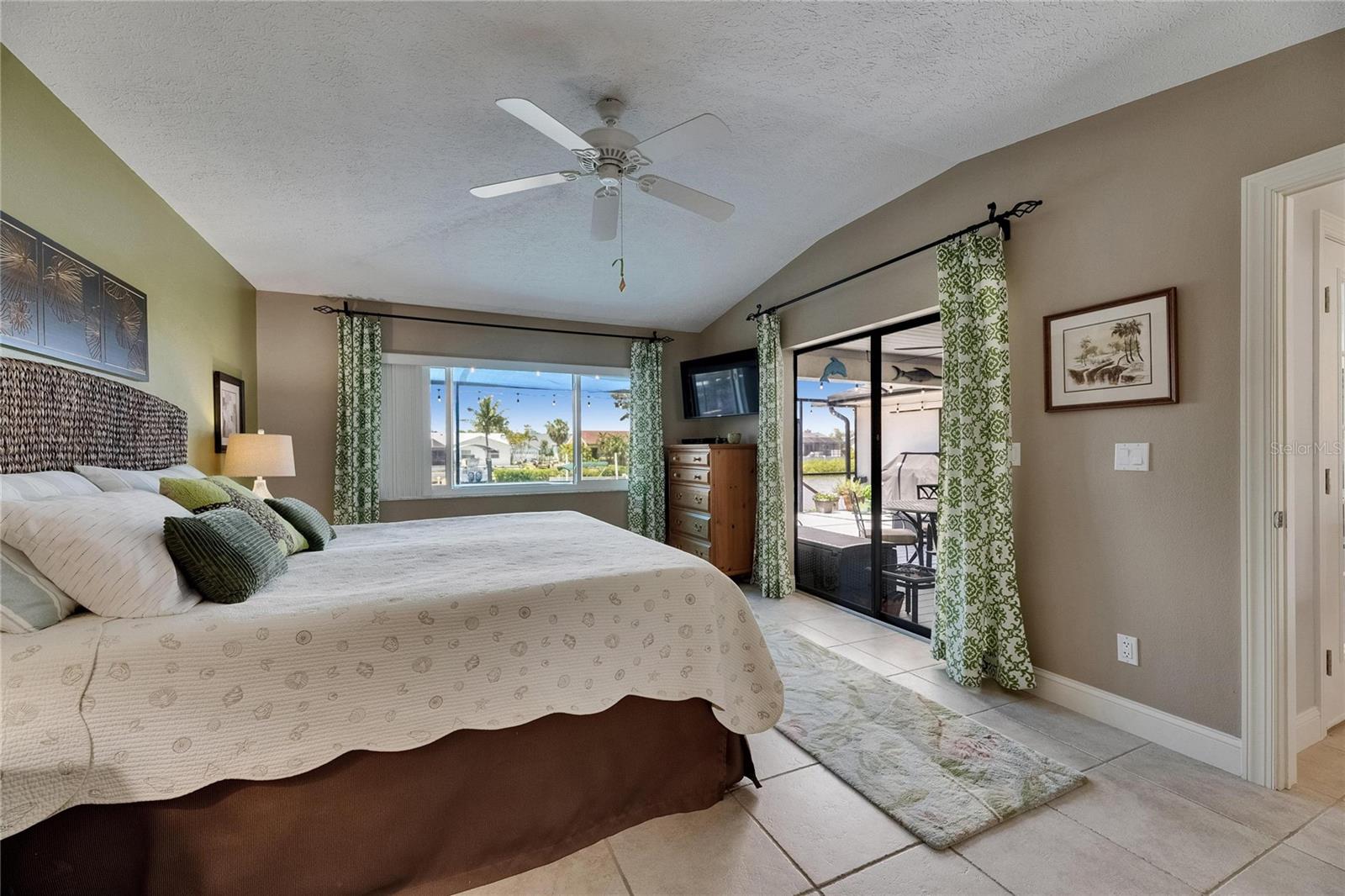 Image 33 of 97 For 829 Golf Island Drive