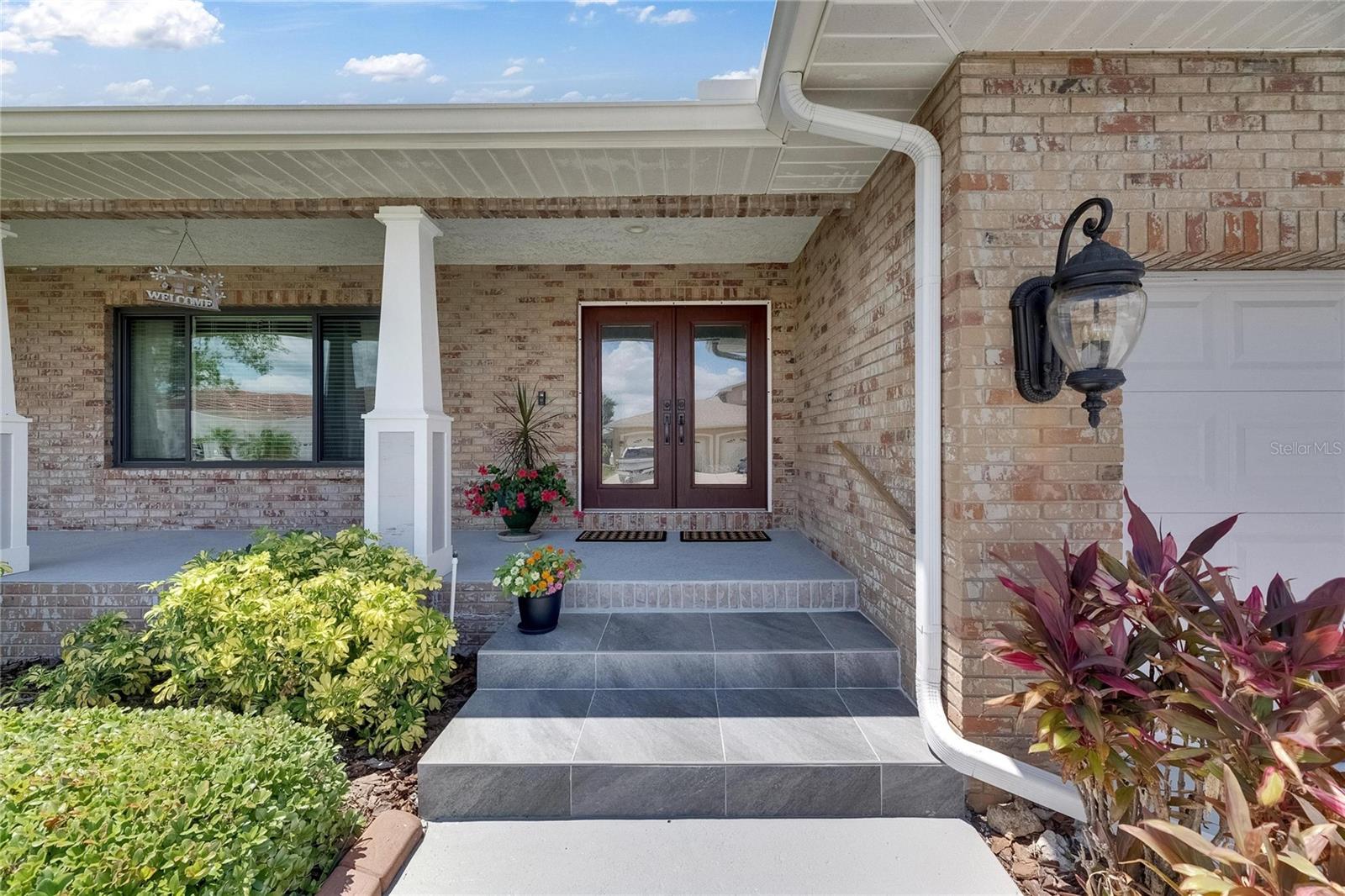 Image 4 of 97 For 829 Golf Island Drive