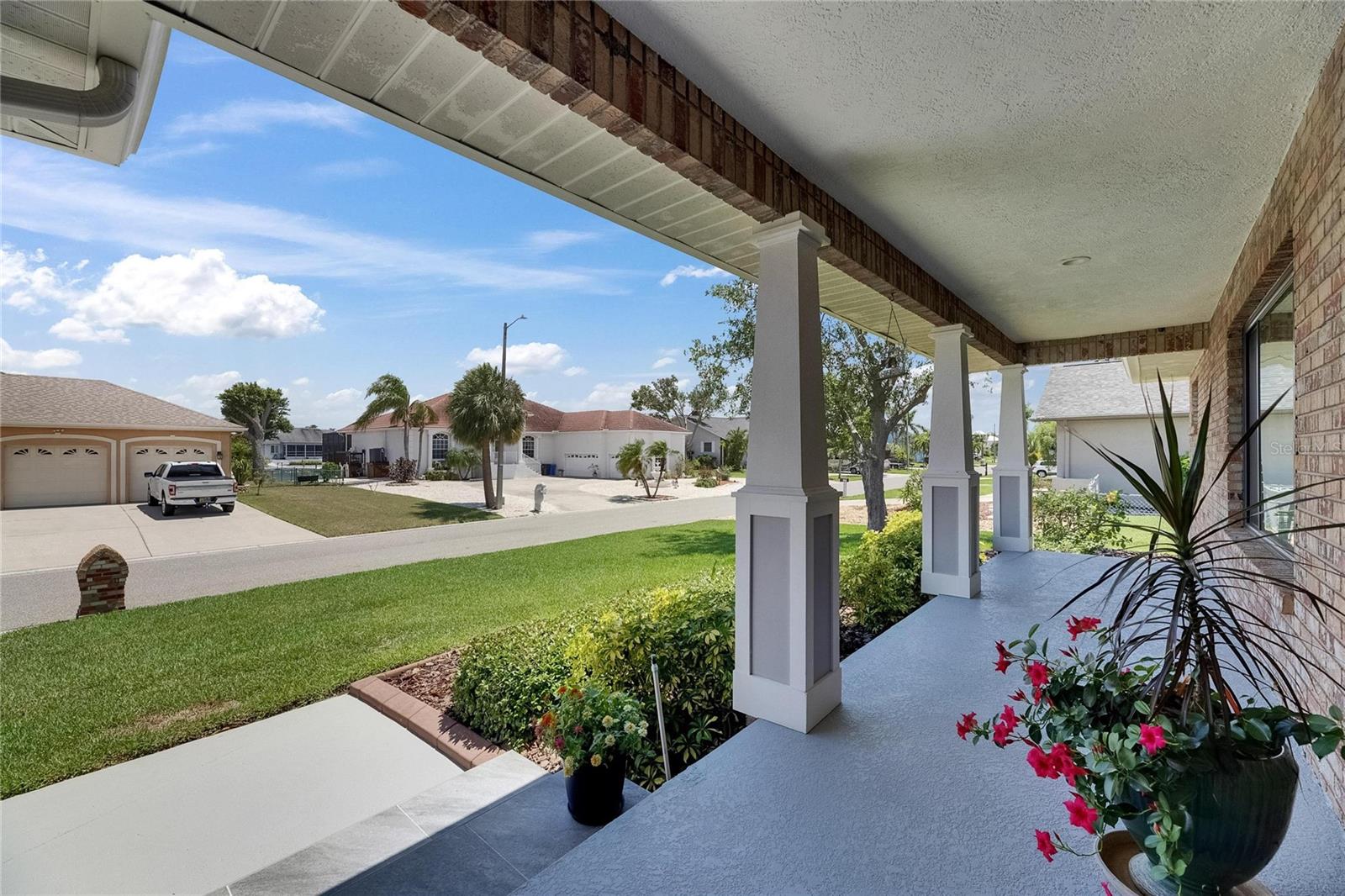 Image 5 of 97 For 829 Golf Island Drive