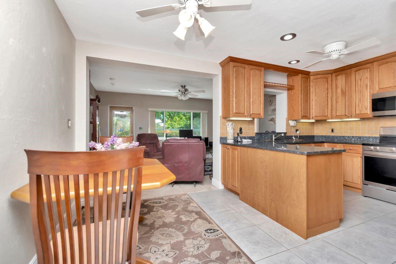 Image 10 of 46 For 940 43rd Avenue Ne