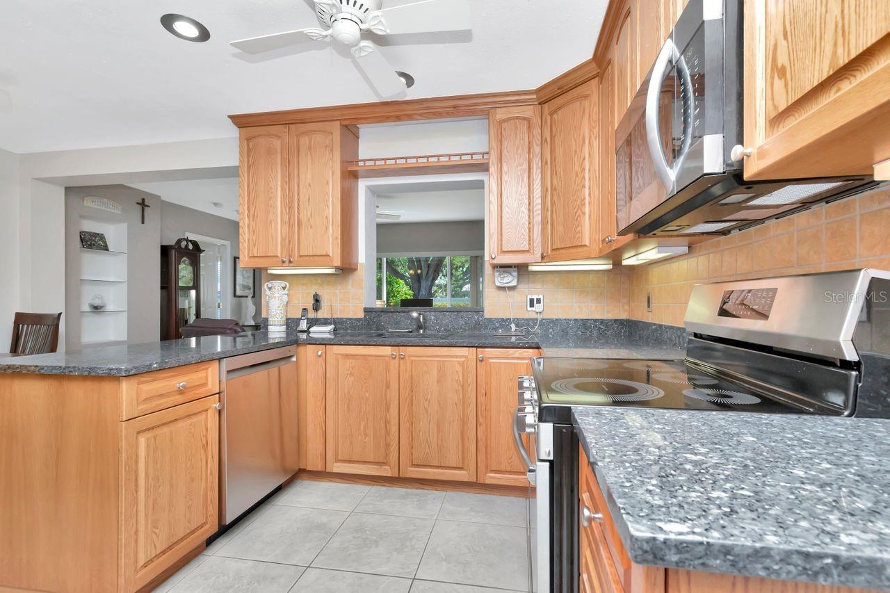 Image 15 of 46 For 940 43rd Avenue Ne