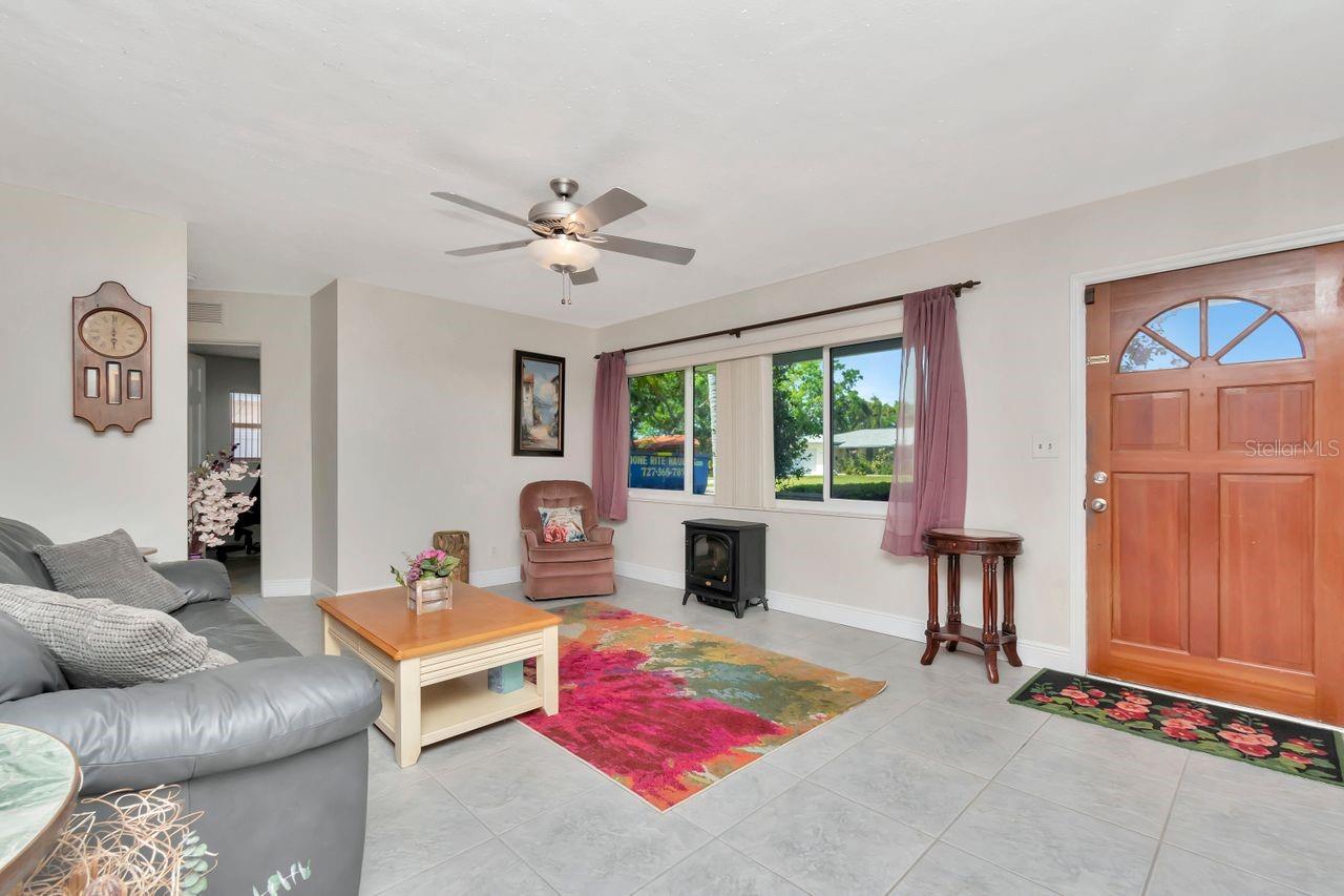 Image 8 of 46 For 940 43rd Avenue Ne