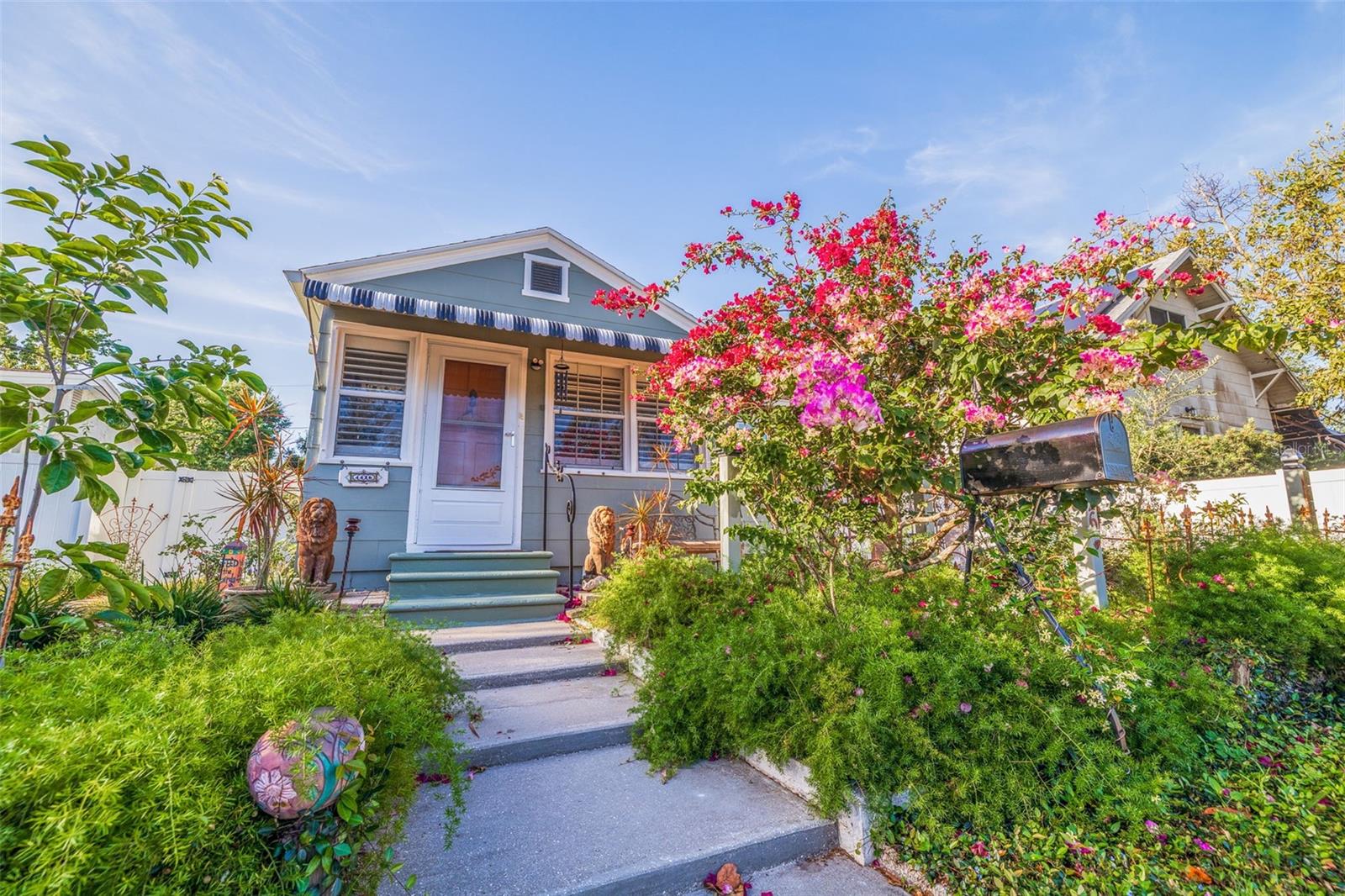 Image 5 of 39 For 4426 3rd Avenue N