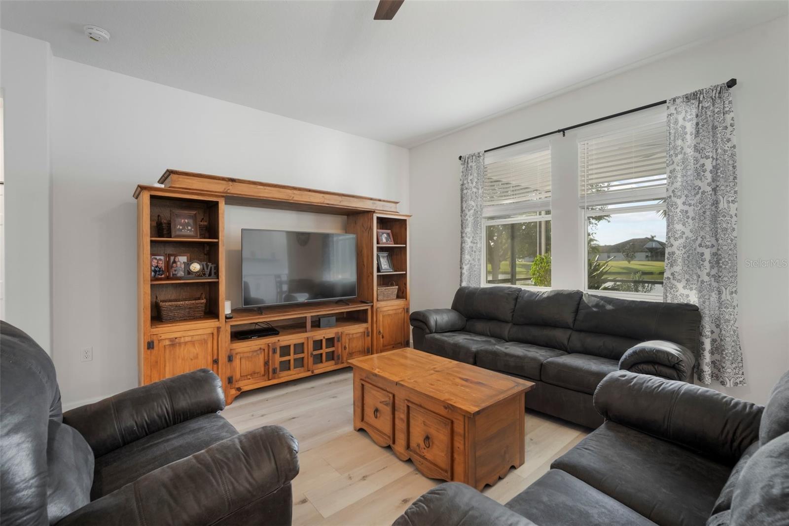Image 18 of 48 For 5460 Sandy Shell Drive