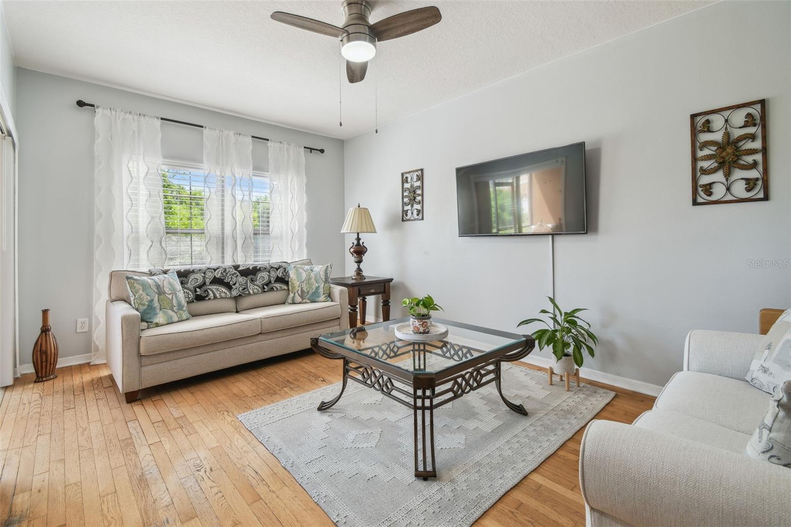 Image 21 of 82 For 30130 Mossbank Drive