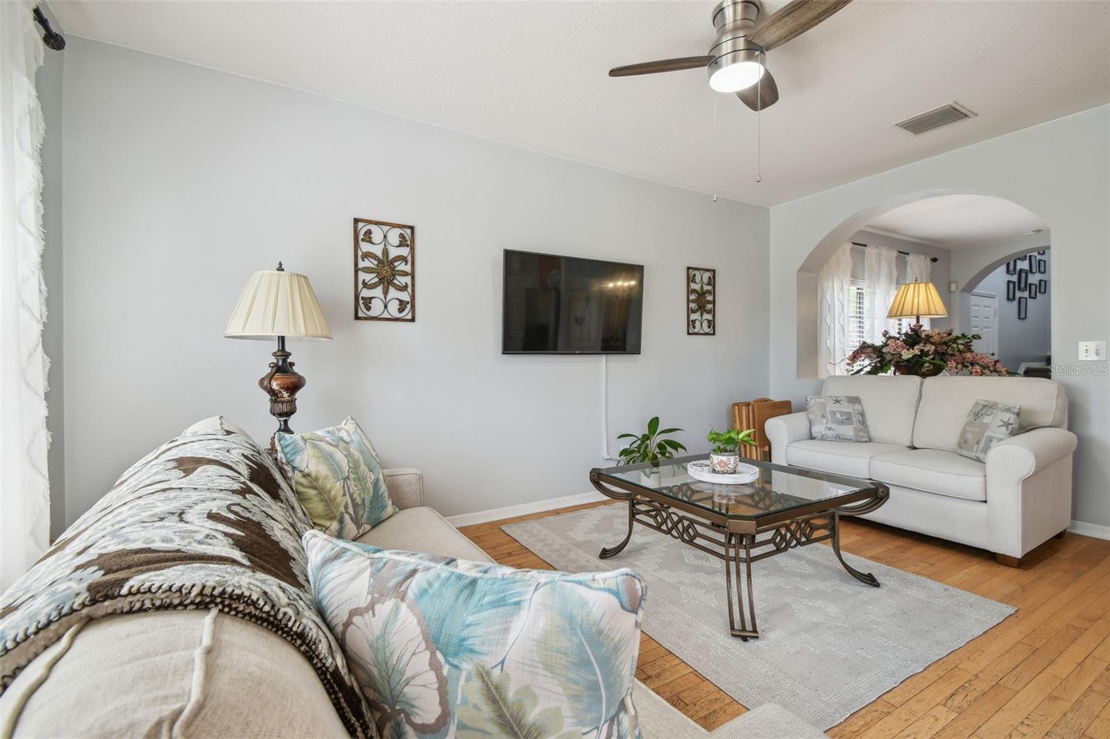 Image 22 of 82 For 30130 Mossbank Drive