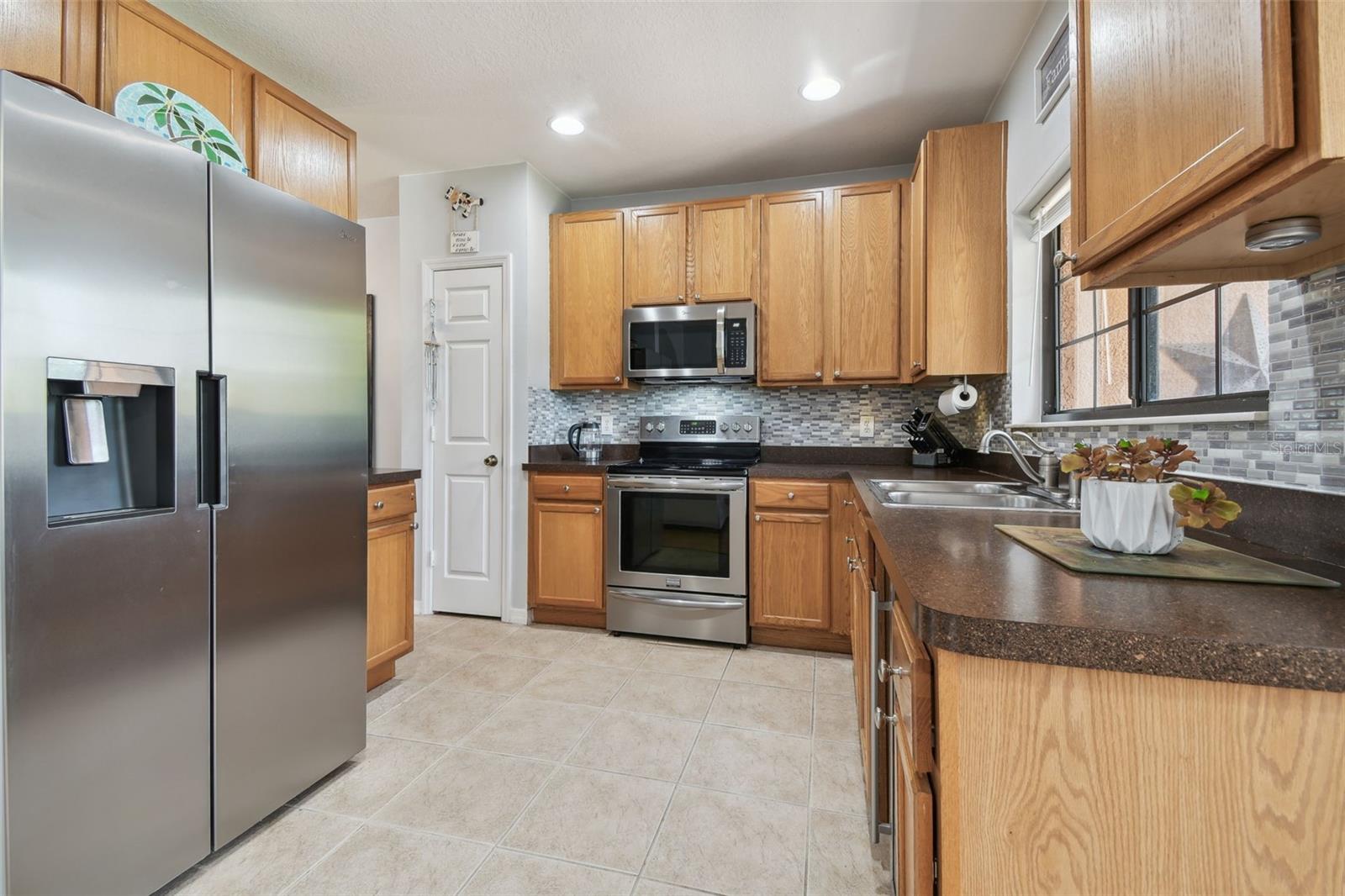 Image 26 of 82 For 30130 Mossbank Drive