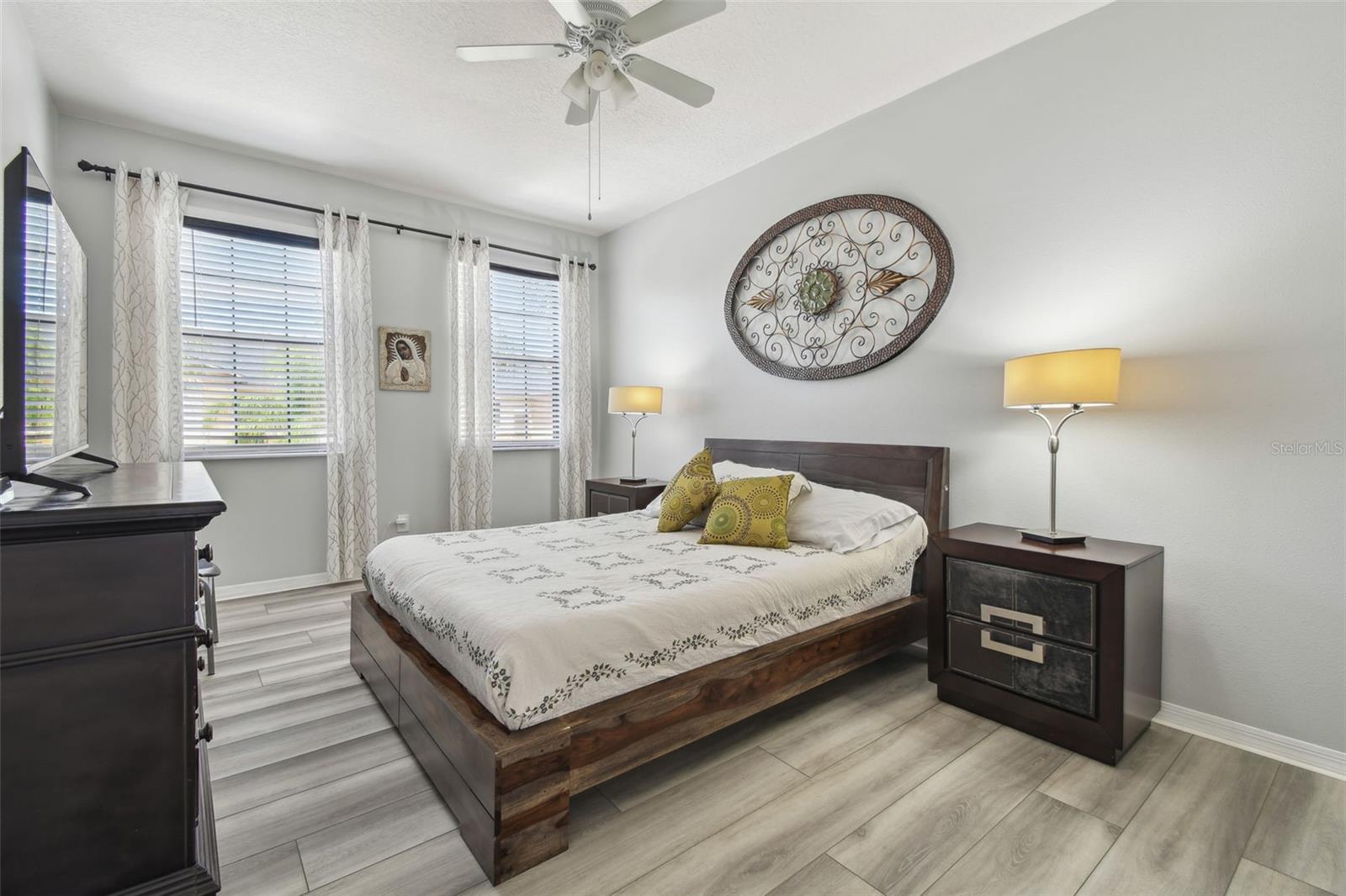 Image 35 of 82 For 30130 Mossbank Drive