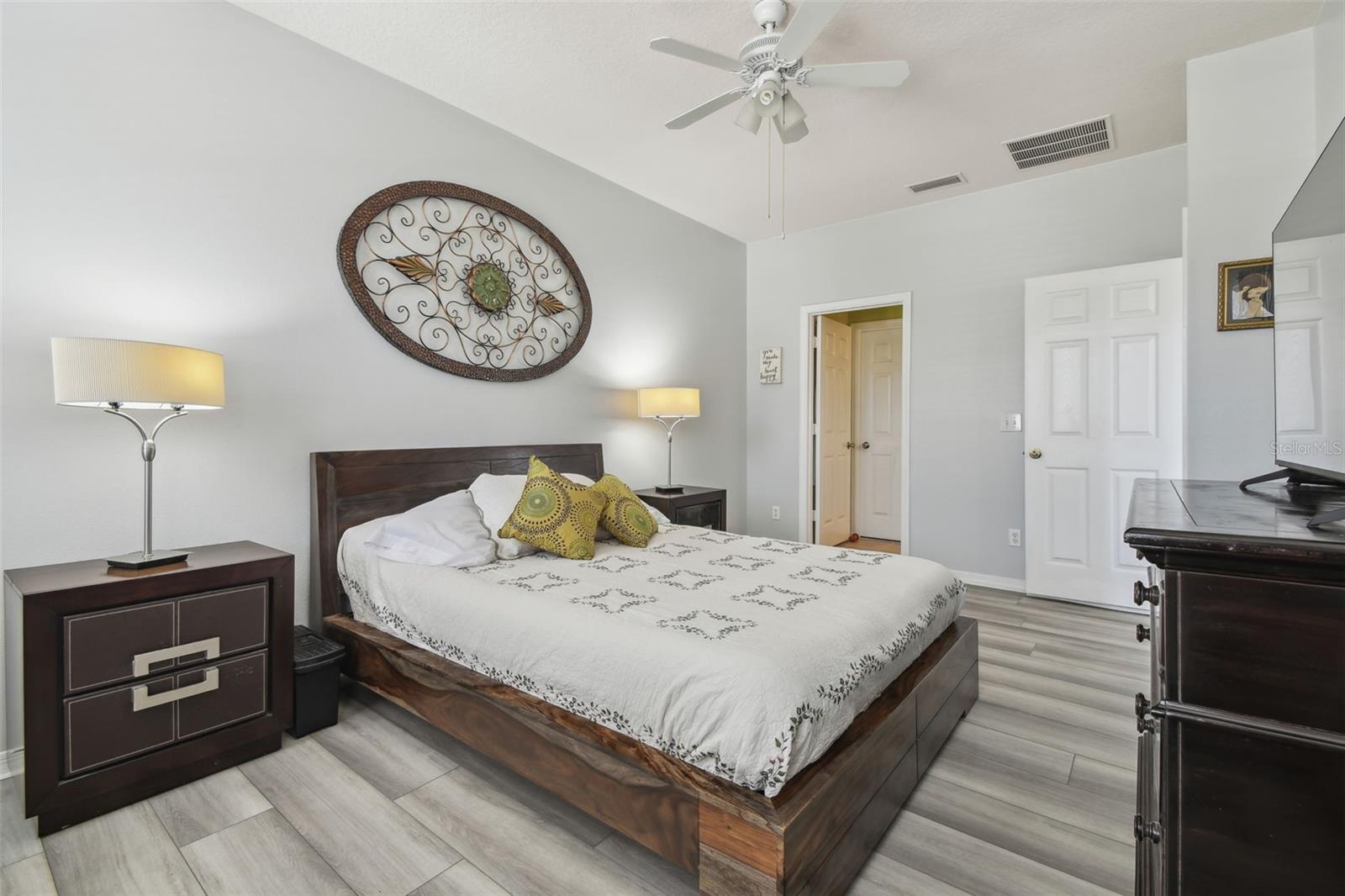 Image 37 of 82 For 30130 Mossbank Drive
