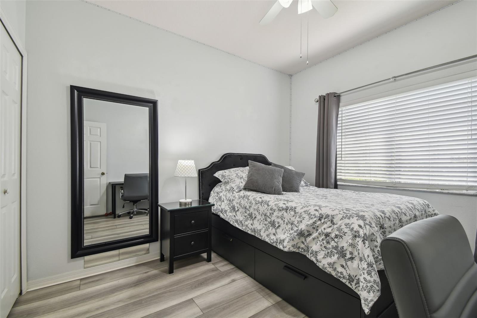 Image 52 of 82 For 30130 Mossbank Drive