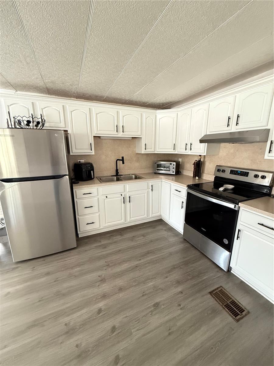 Image 5 of 21 For 37931 Palmetto Palm Drive