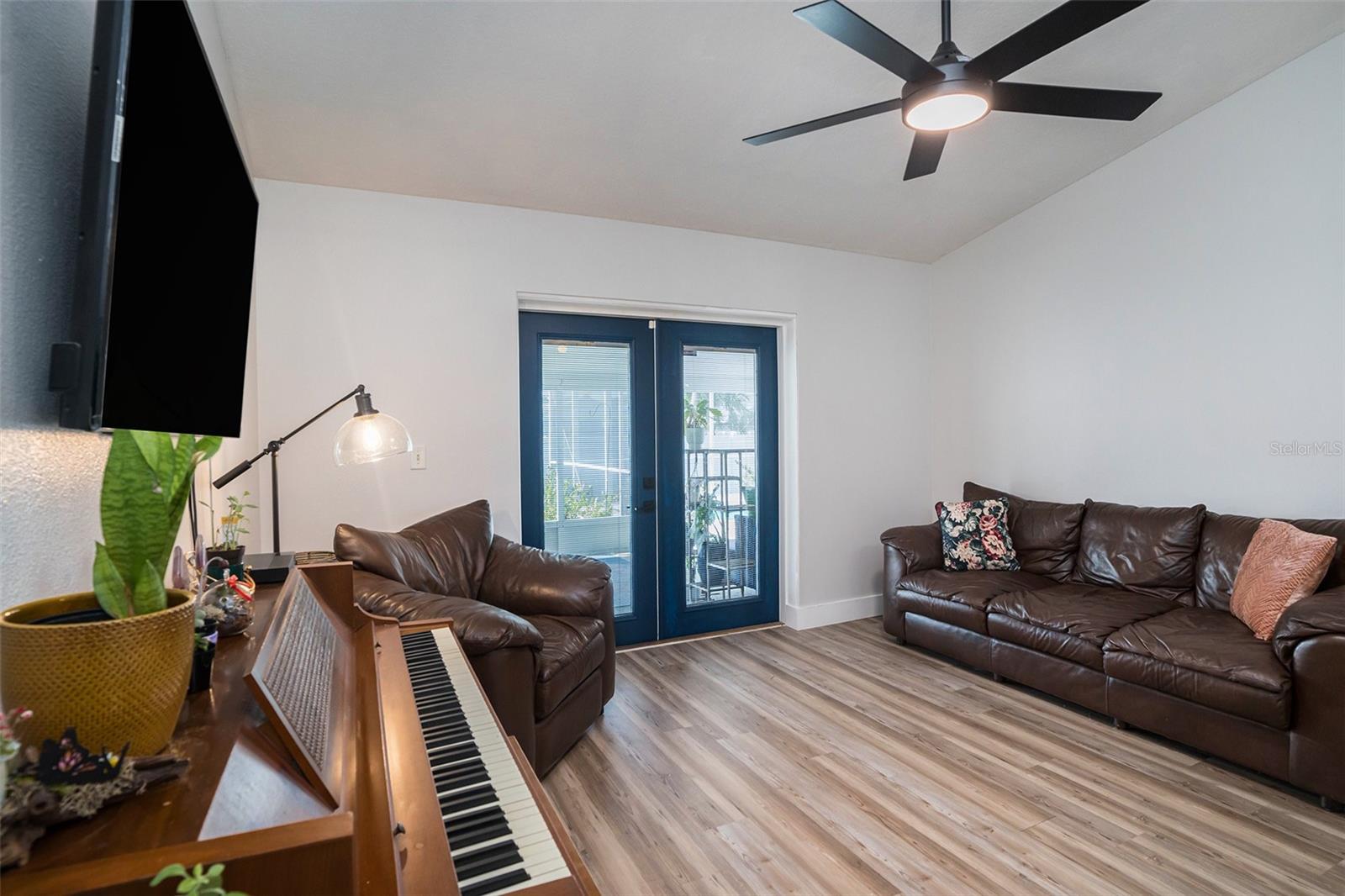 Image 10 of 32 For 1601 14th Street W