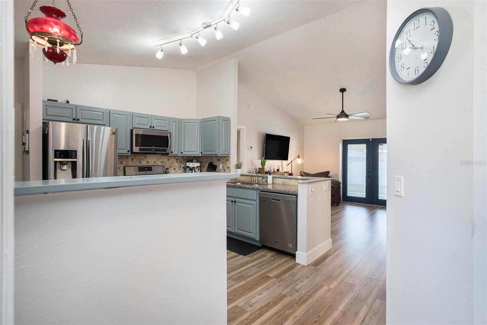 Image 4 of 32 For 1601 14th Street W