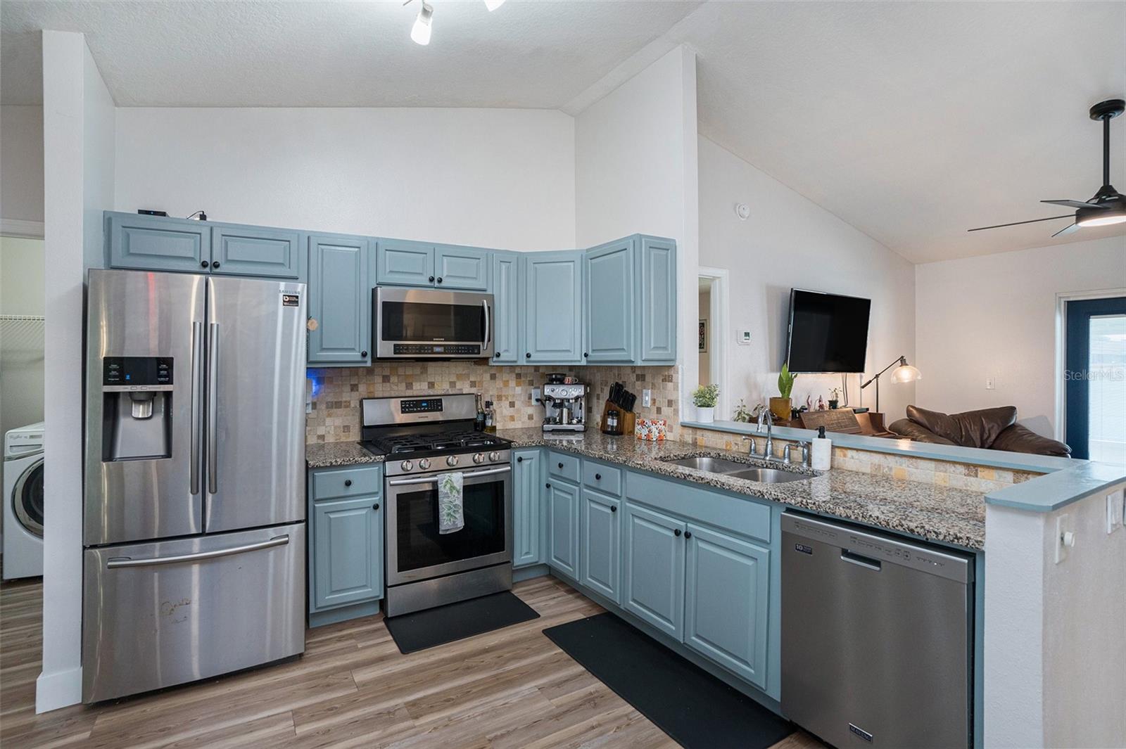 Image 6 of 32 For 1601 14th Street W