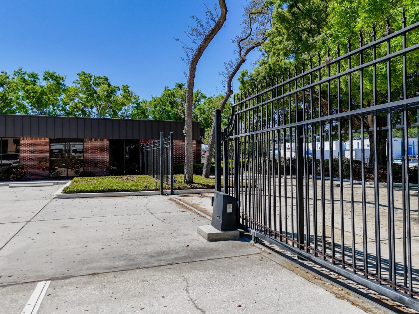 Image 12 of 55 For 5421 59th Street