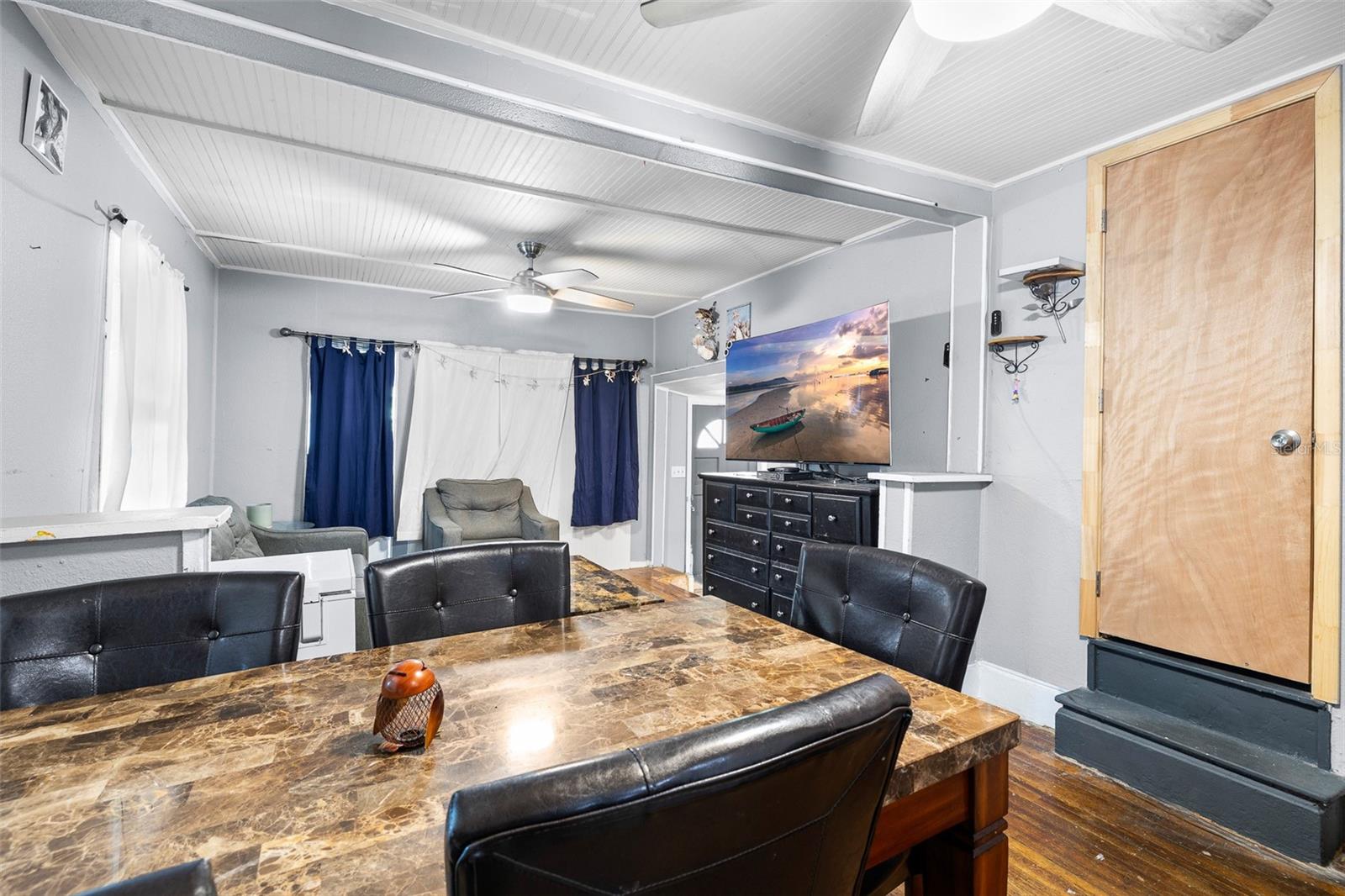 Image 10 of 28 For 1591 Prospect Avenue