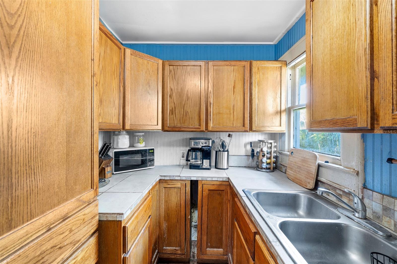 Image 12 of 28 For 1591 Prospect Avenue