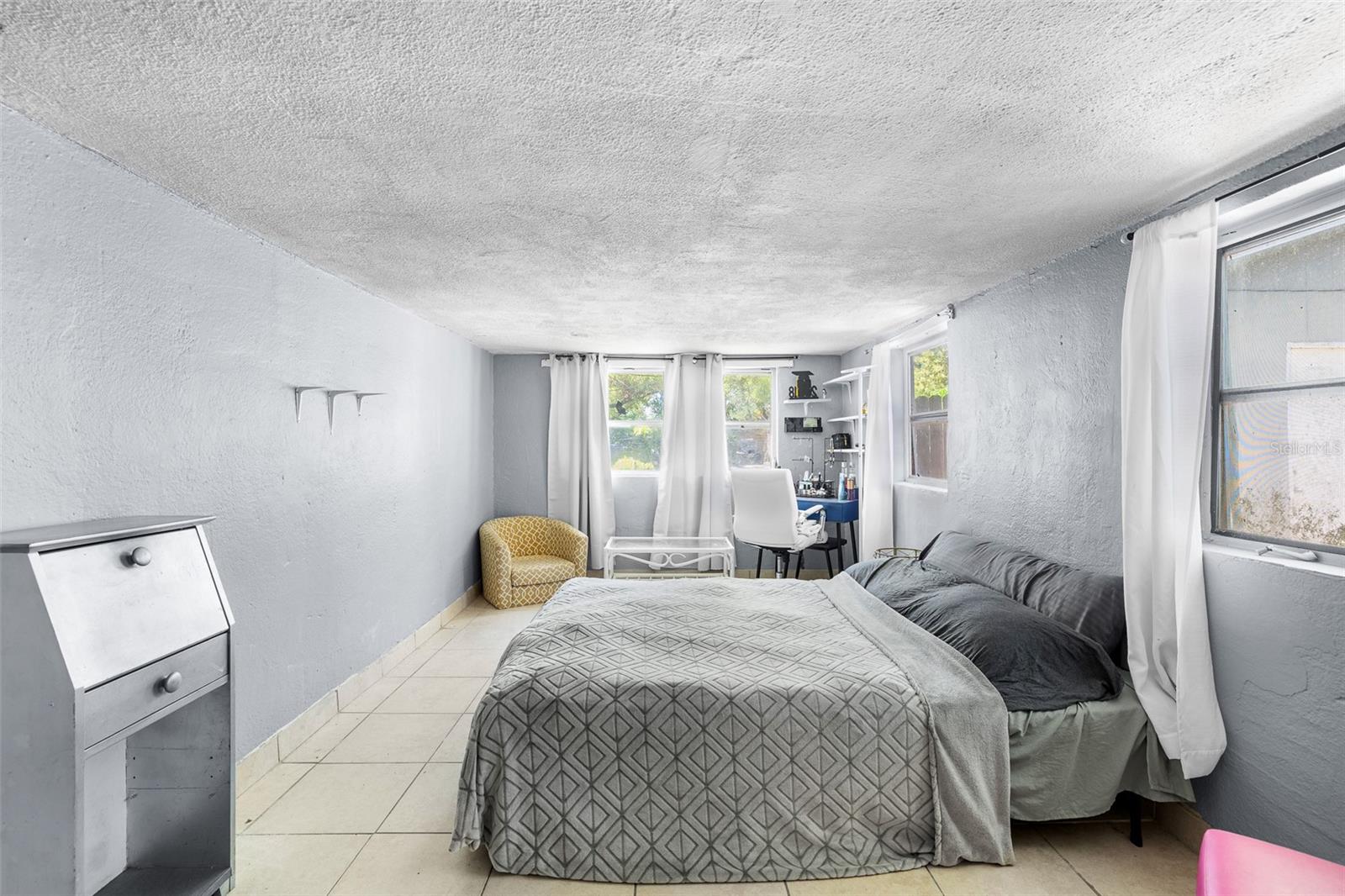 Image 13 of 28 For 1591 Prospect Avenue