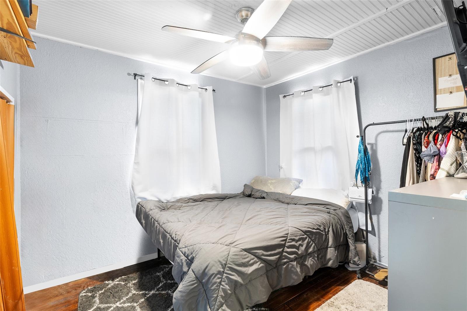 Image 15 of 28 For 1591 Prospect Avenue