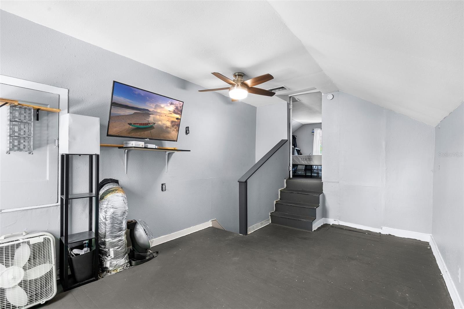 Image 20 of 28 For 1591 Prospect Avenue