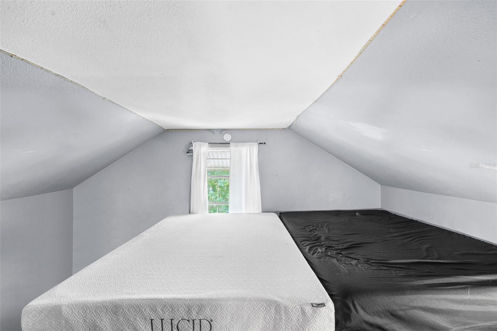 Image 22 of 28 For 1591 Prospect Avenue