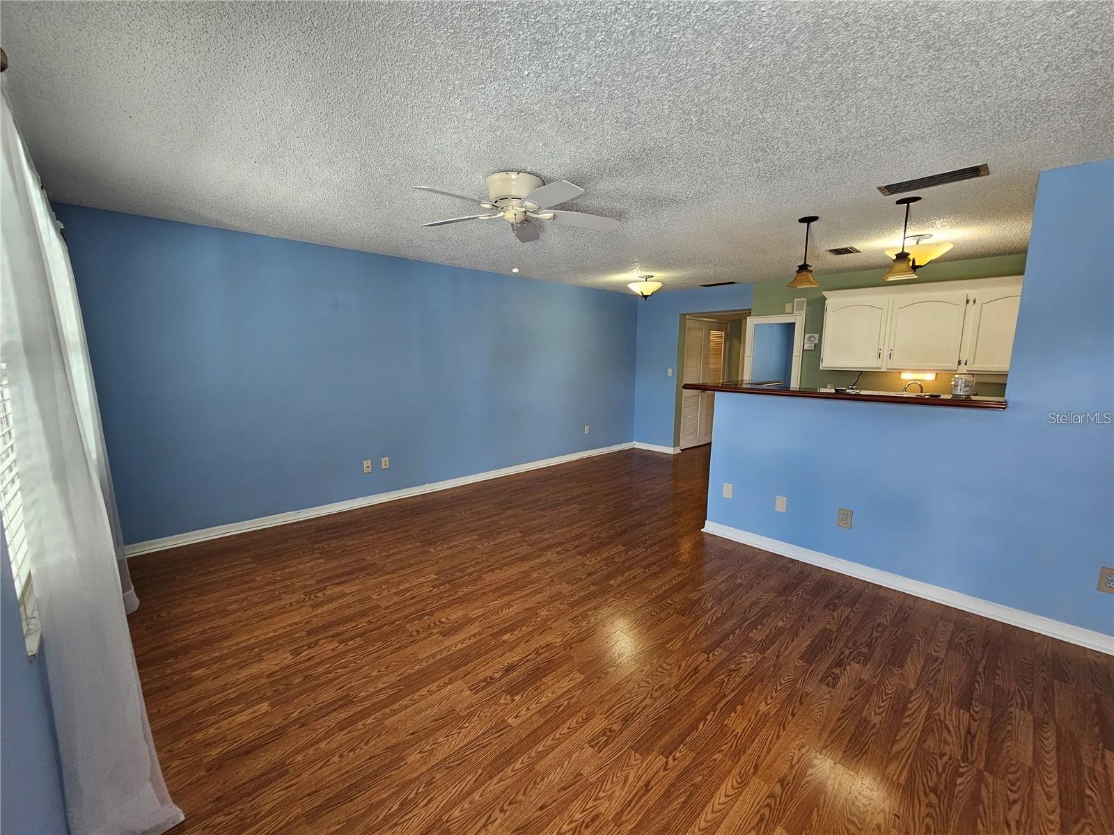 Image 8 of 19 For 4801 Airport Road 118