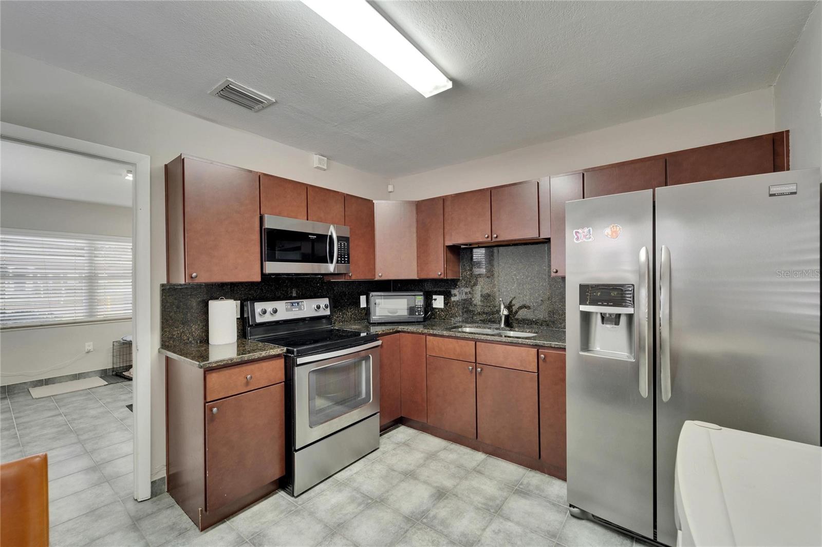 Image 33 of 73 For 126 Ridgewood Avenue