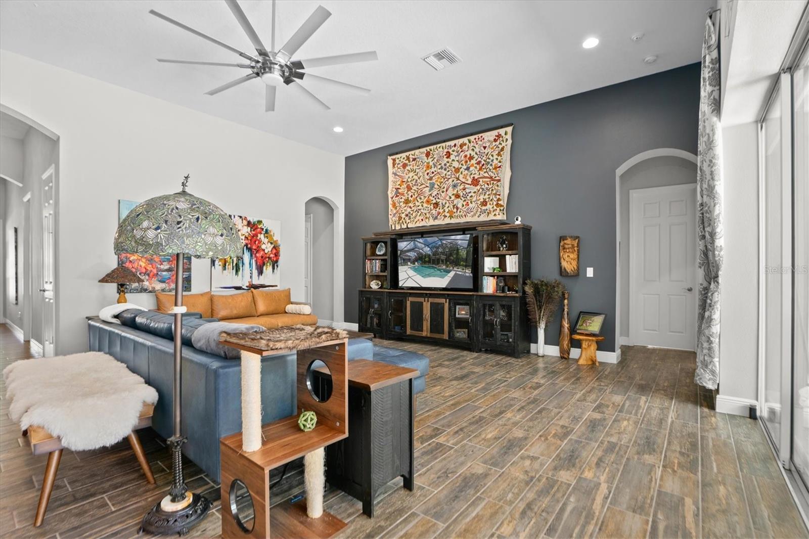 Image 22 of 47 For 6313 Brevada Lane
