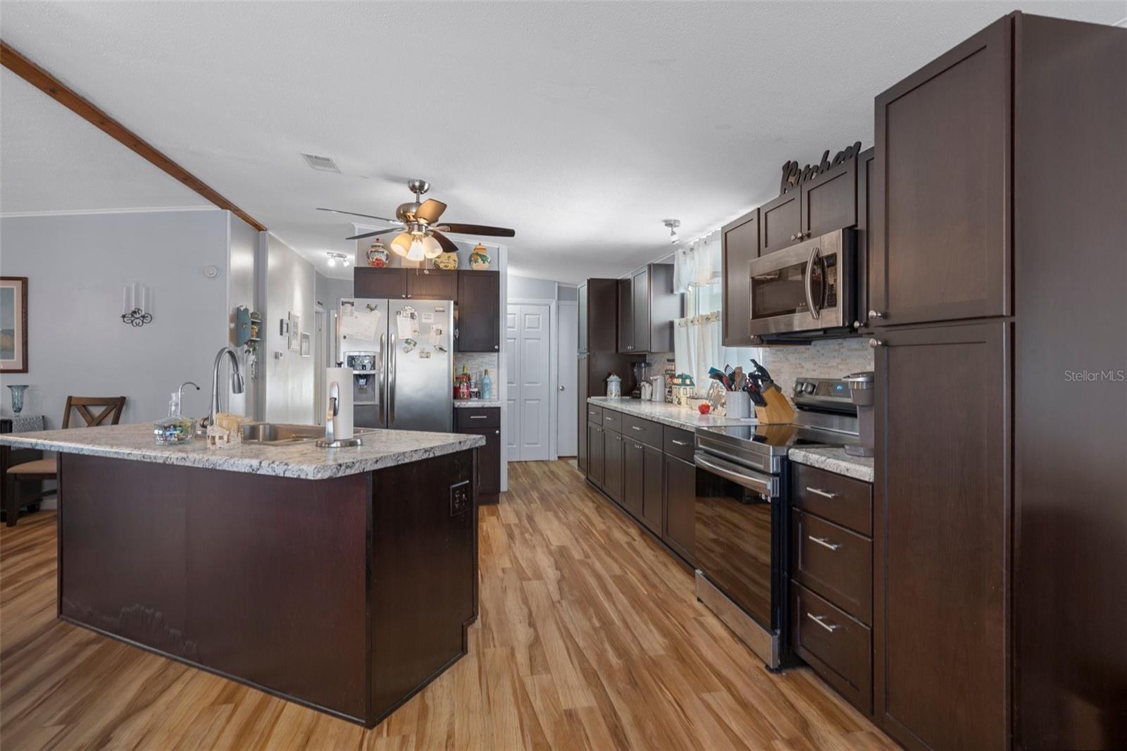 Image 16 of 52 For 16203 Brookridge Boulevard