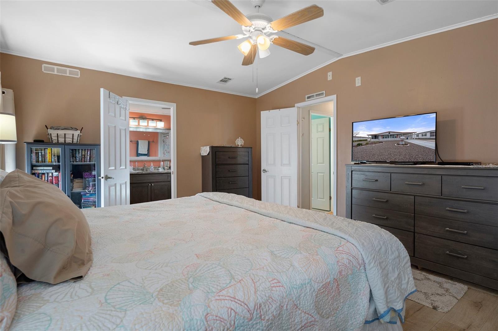 Image 24 of 52 For 16203 Brookridge Boulevard