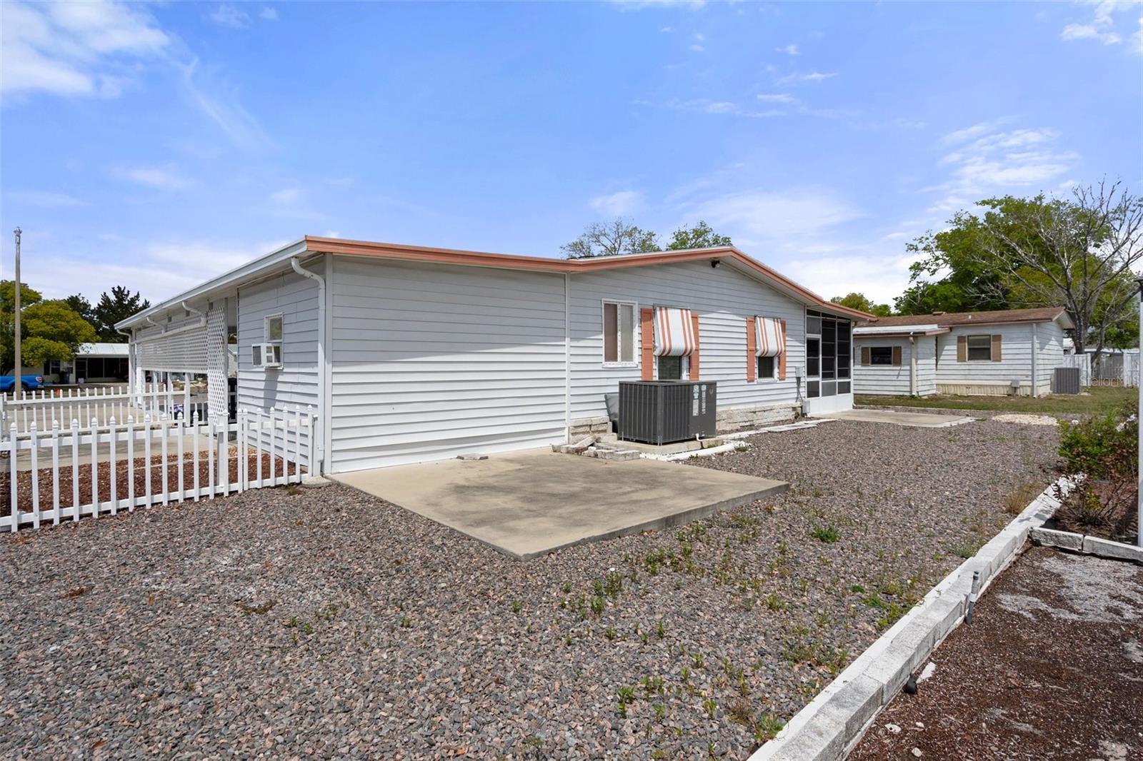 Image 37 of 52 For 16203 Brookridge Boulevard