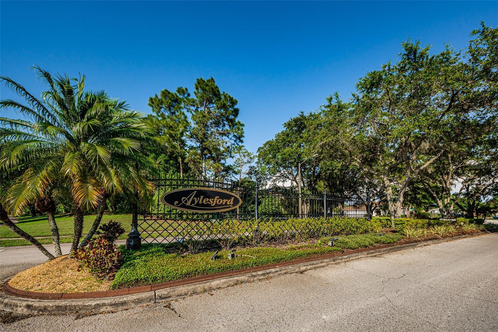 Image 56 of 91 For 4693 Aylesford Drive