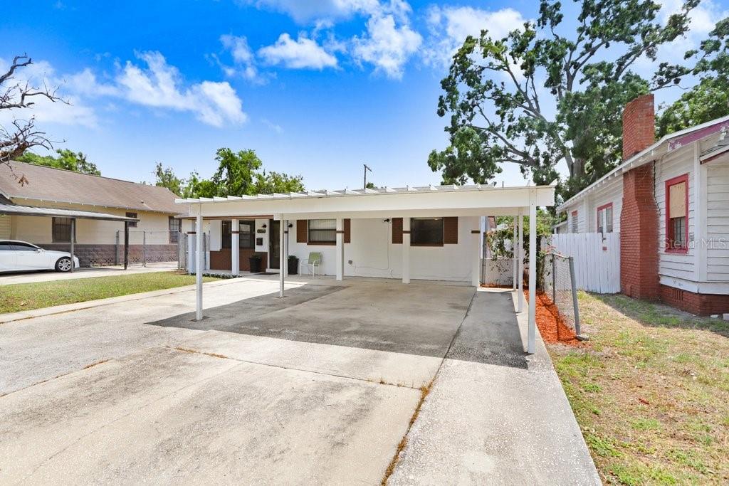 Image 3 of 32 For 1054 13th Avenue S