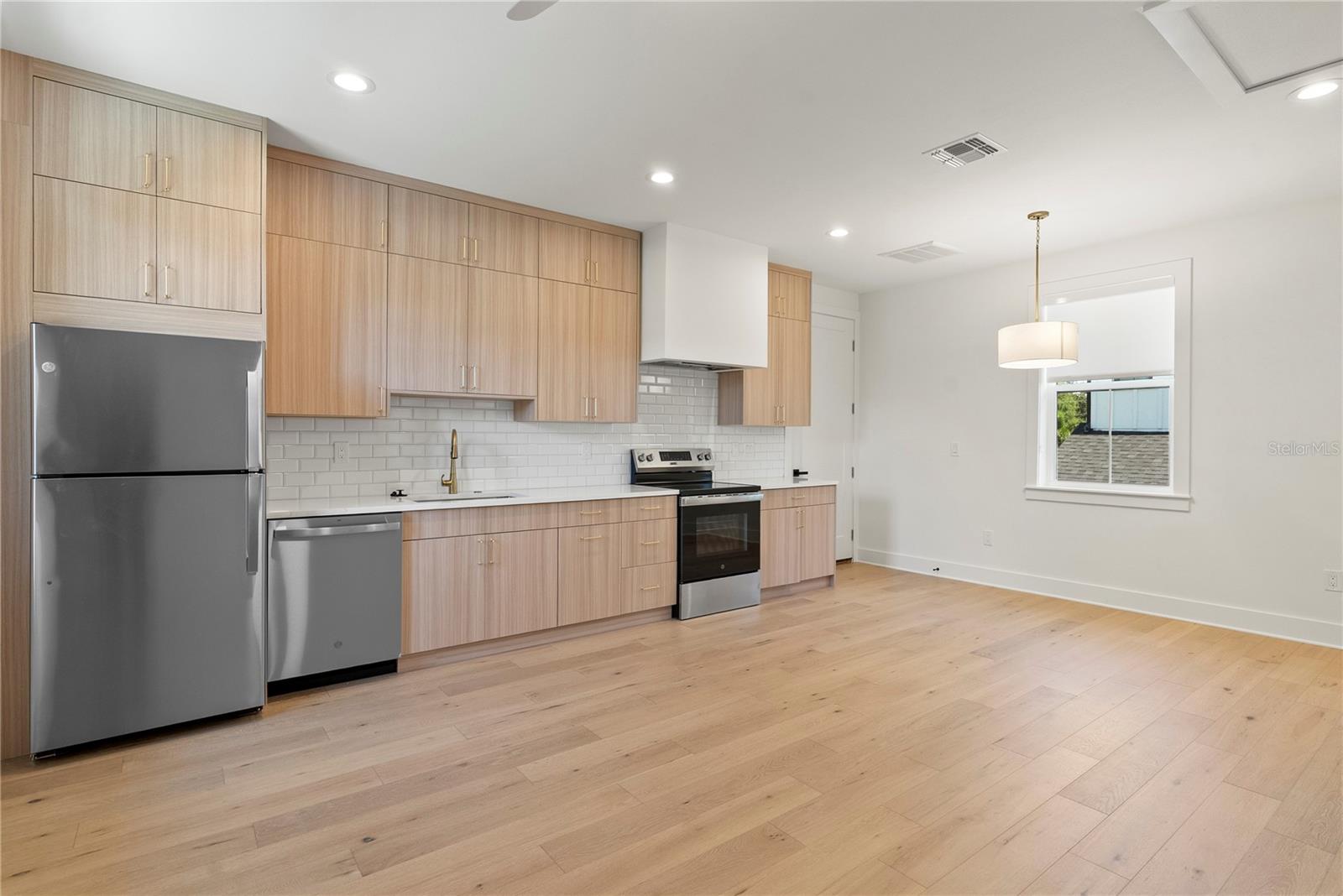 Image 38 of 45 For 921 12th Street N