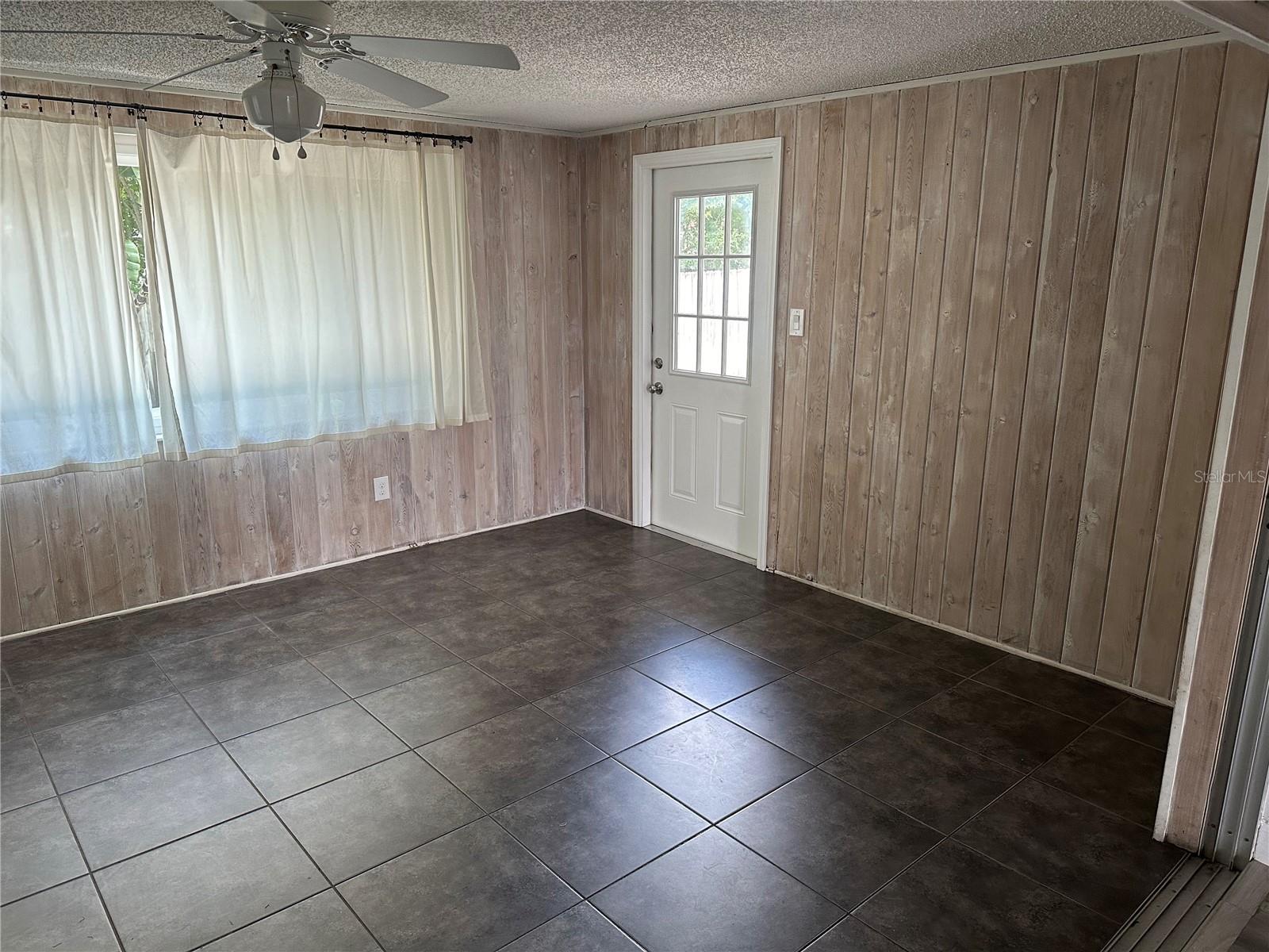 Image 25 of 32 For 2556 Elderberry Drive