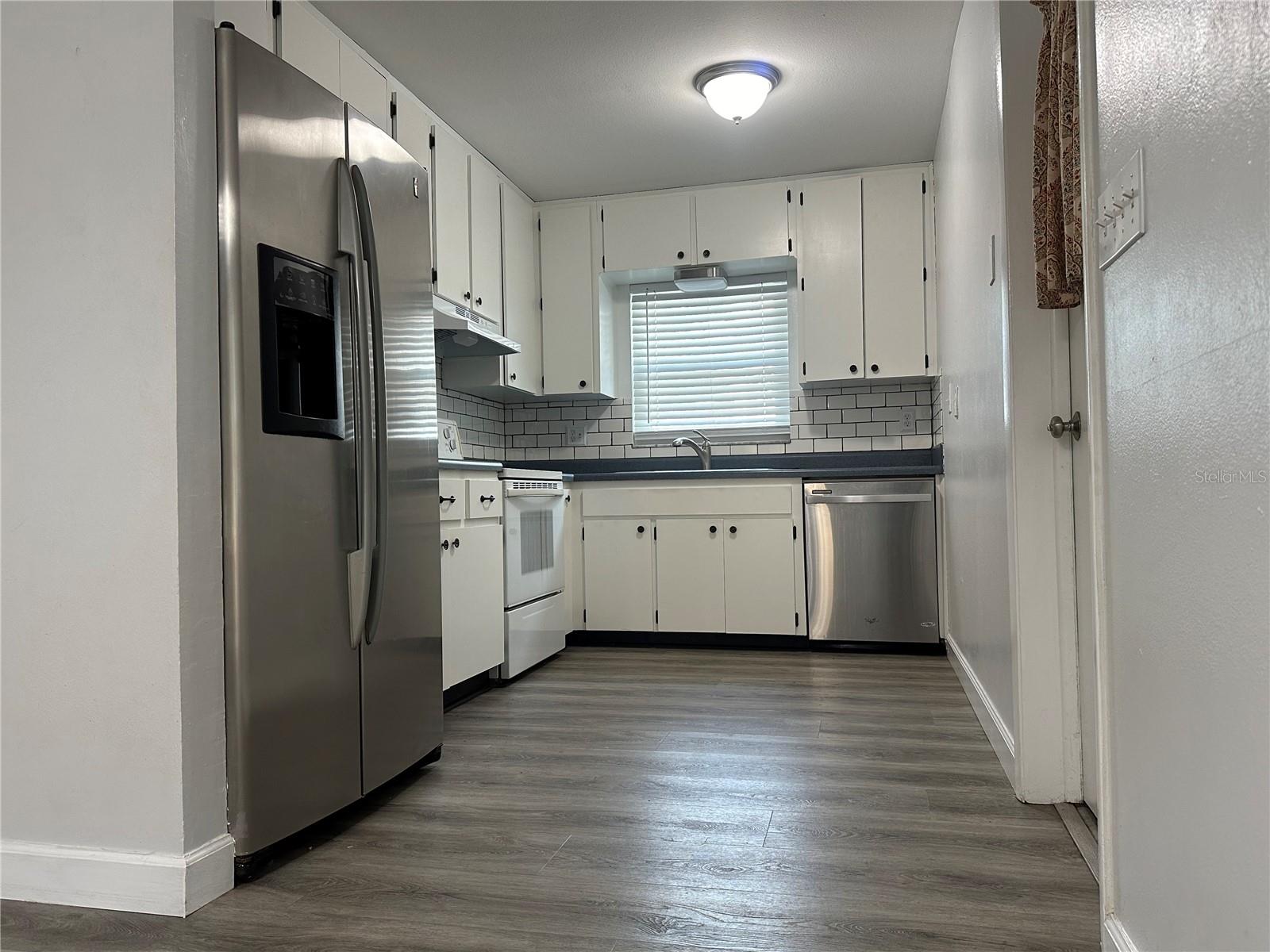 Image 5 of 32 For 2556 Elderberry Drive