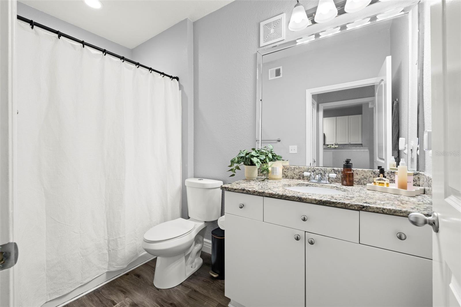 Image 8 of 17 For 4221 Spruce Street 1229