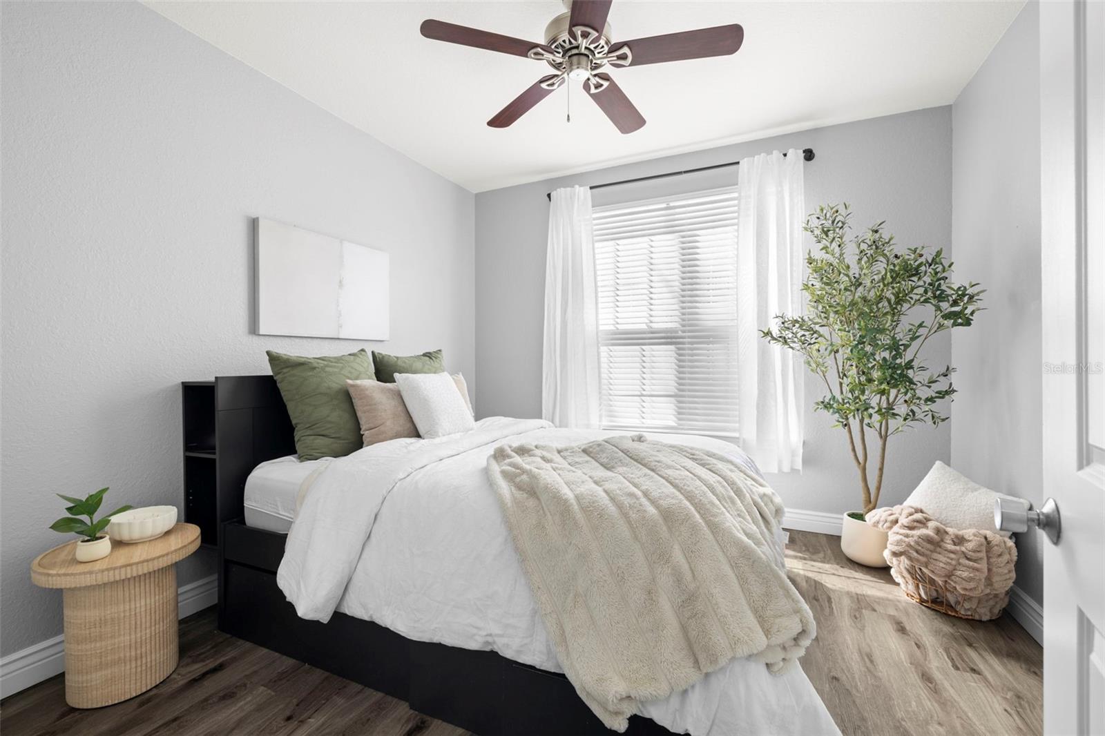 Image 9 of 17 For 4221 Spruce Street 1229