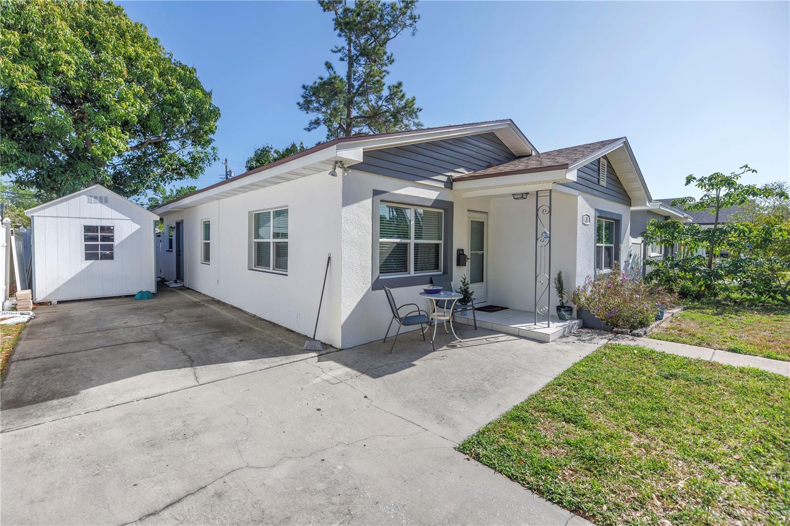 Listing photo id 1 for 633 47th Avenue N