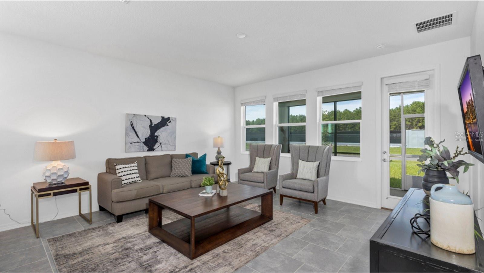Image 5 of 14 For 705 Peroni Avenue