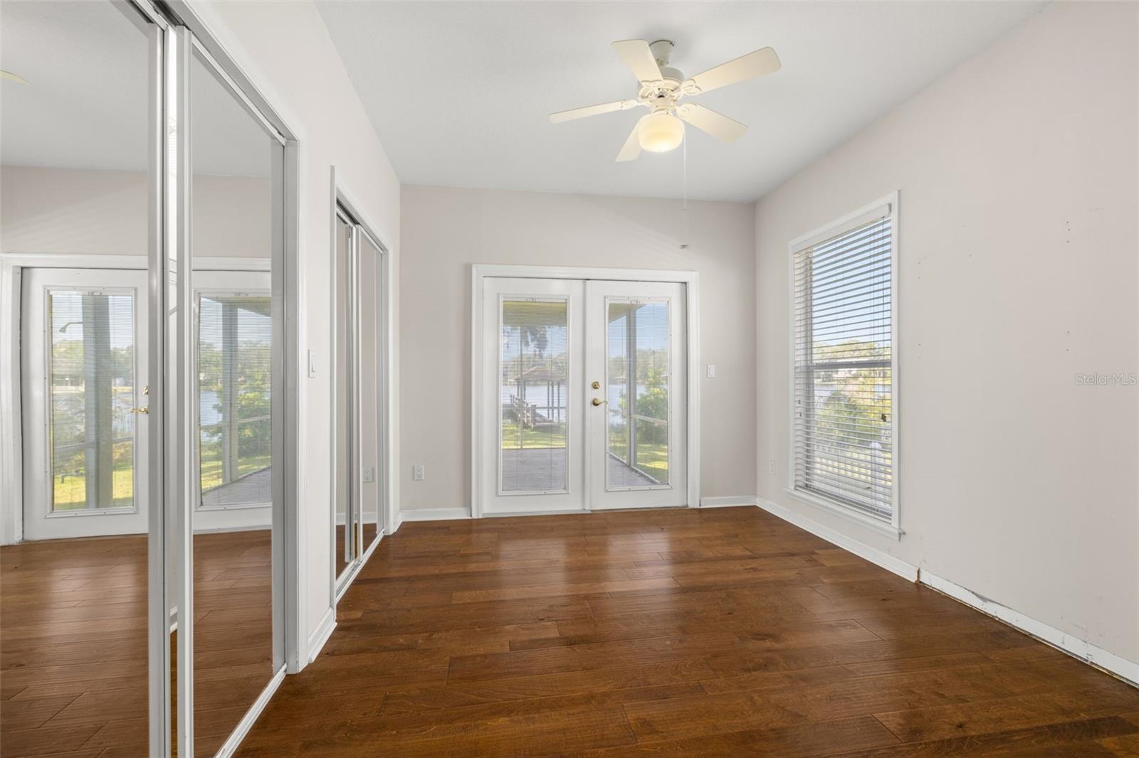 Listing photo id 17 for 18132 Oakdale Road