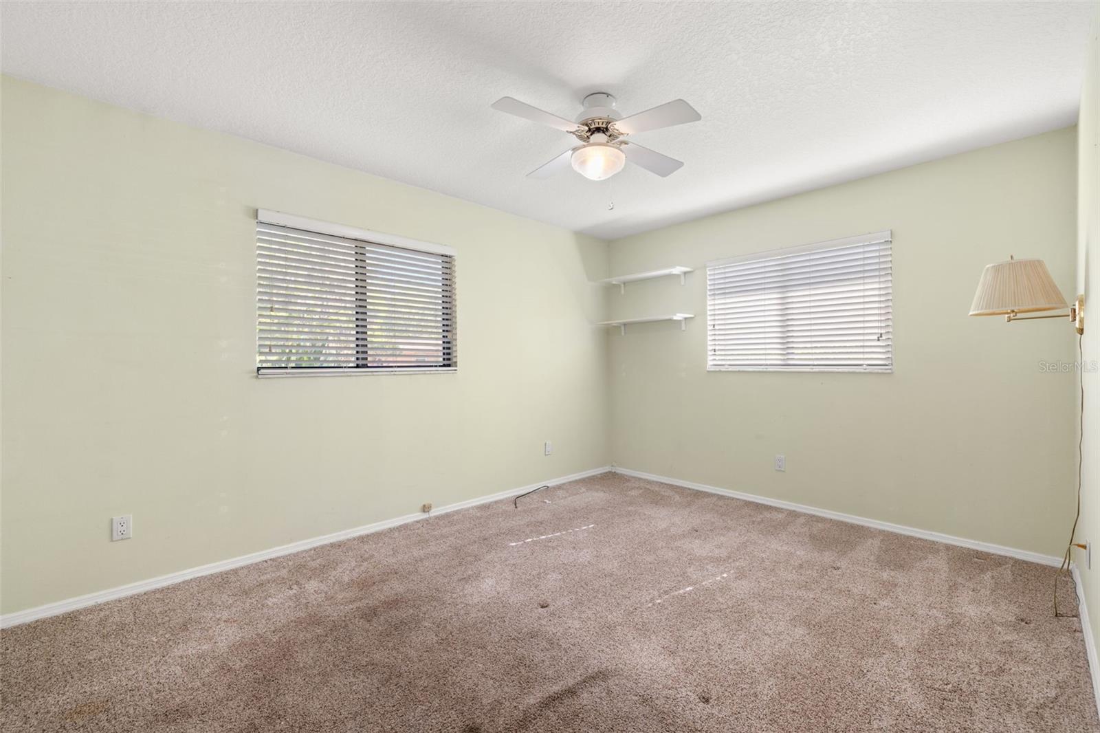 Listing photo id 21 for 18132 Oakdale Road