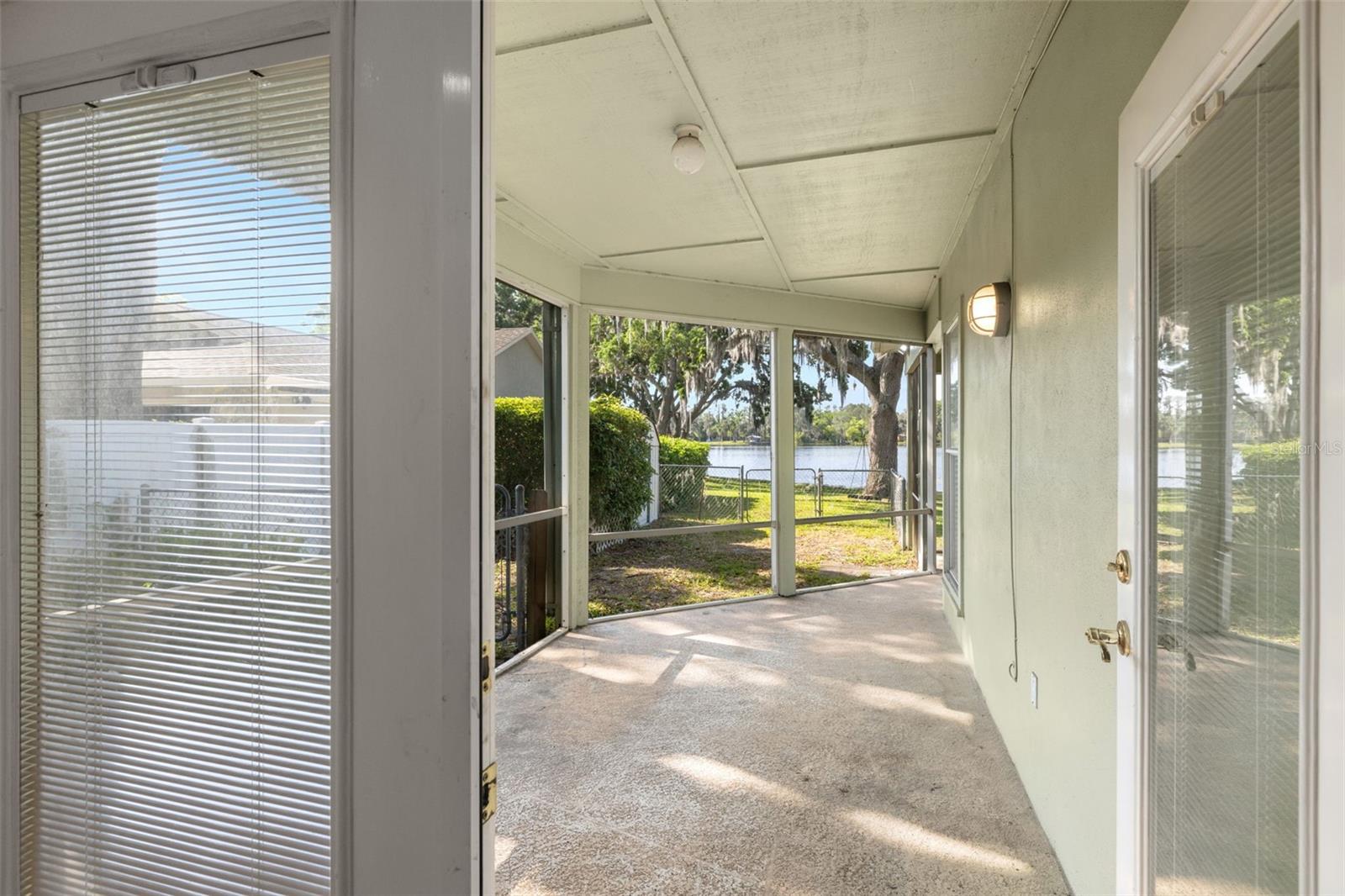 Listing photo id 22 for 18132 Oakdale Road