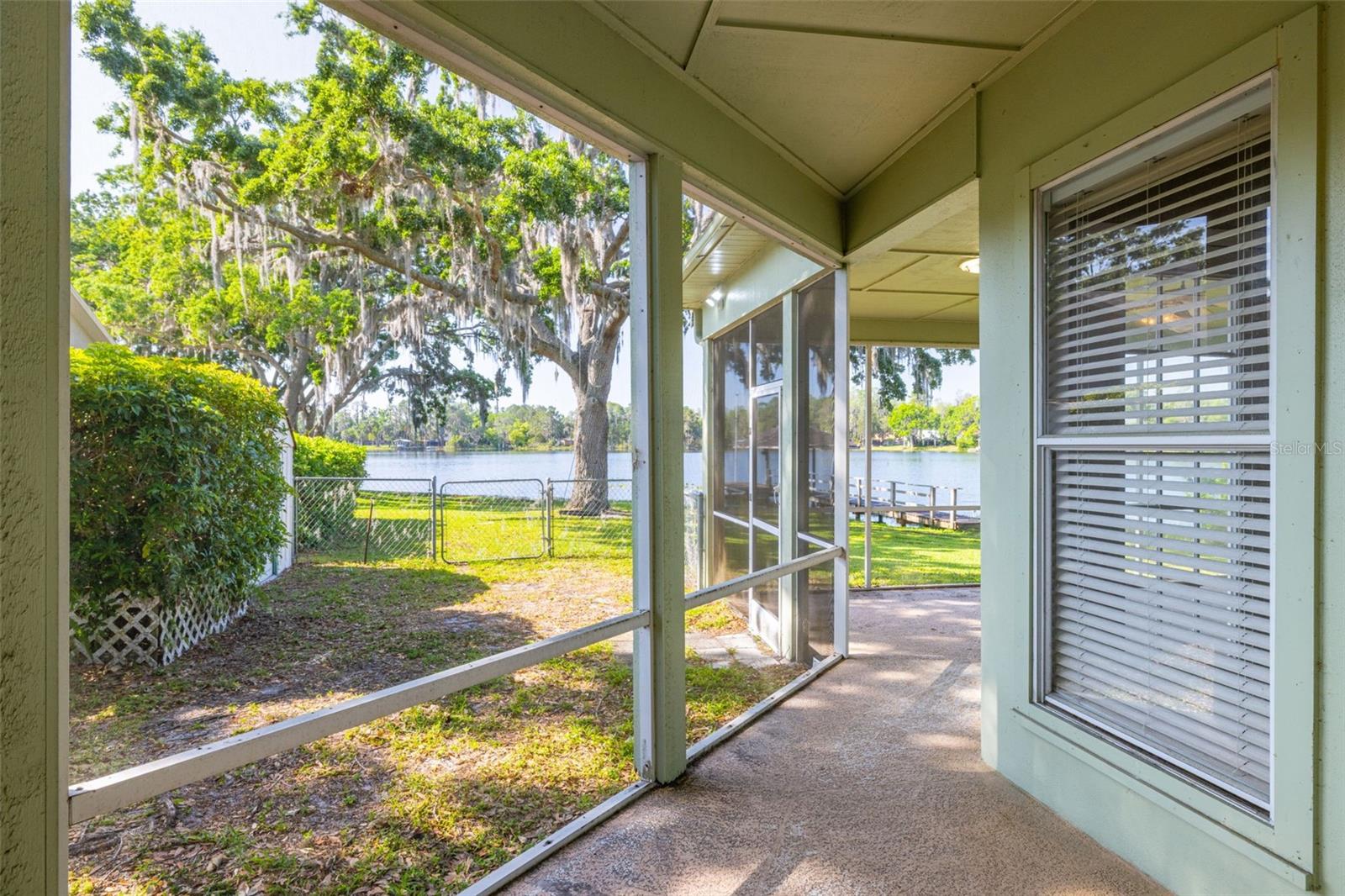 Listing photo id 23 for 18132 Oakdale Road