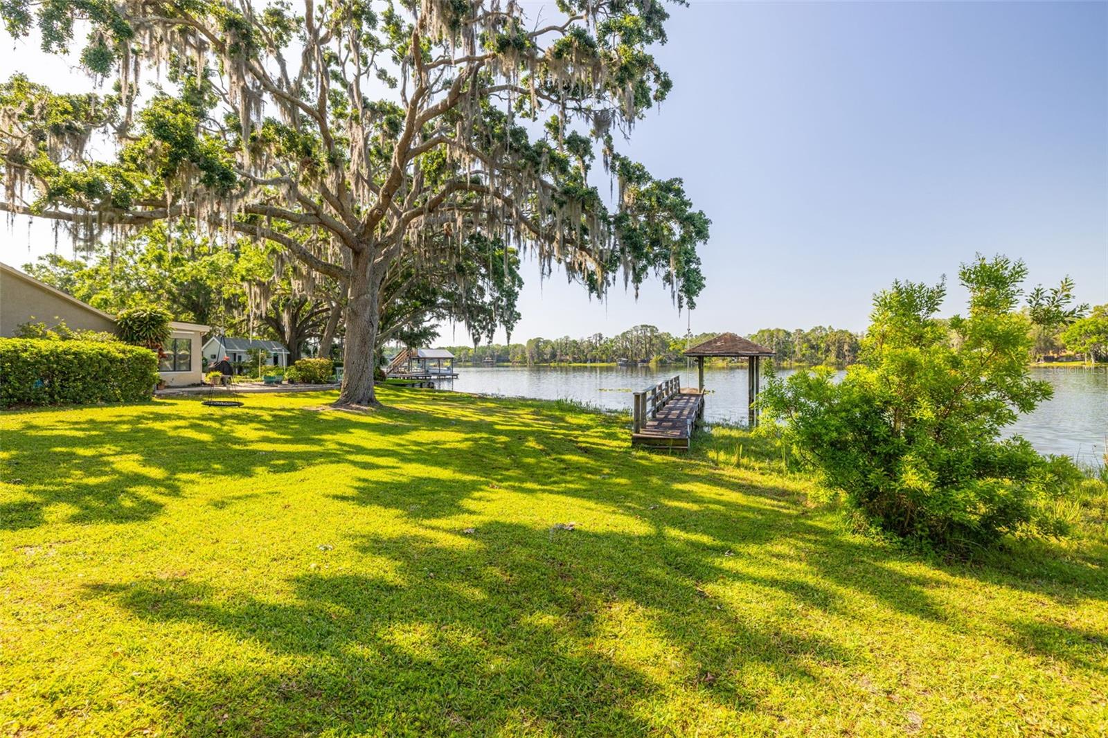 Listing photo id 26 for 18132 Oakdale Road
