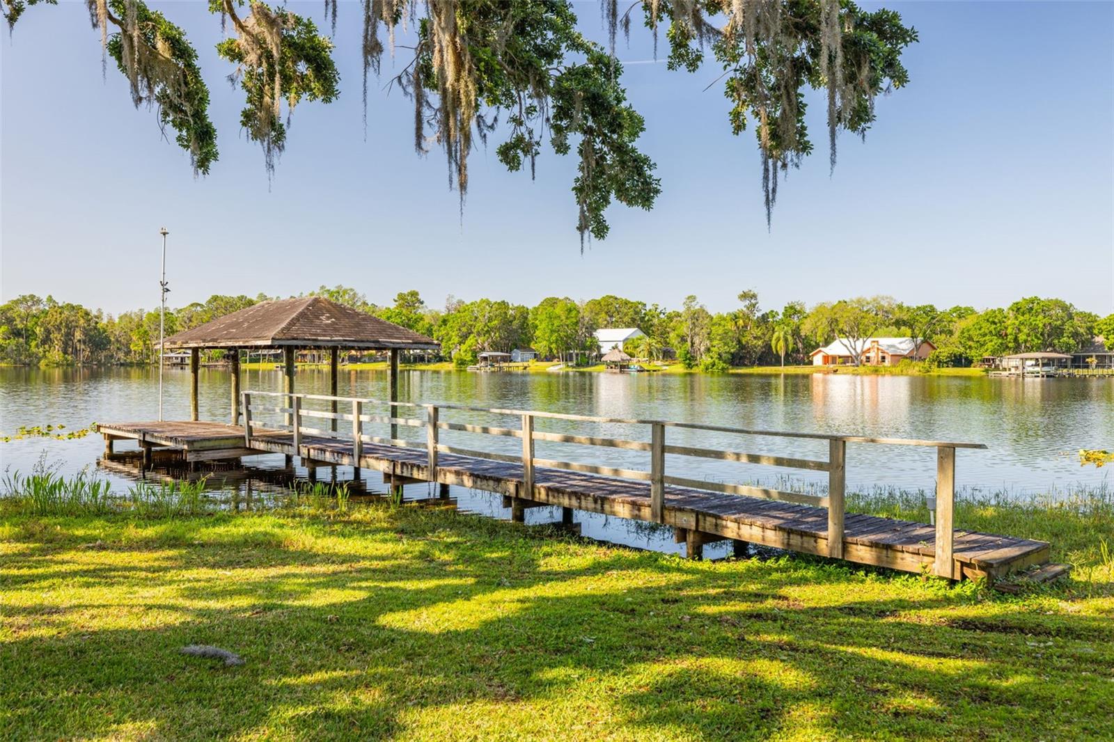 Listing photo id 27 for 18132 Oakdale Road