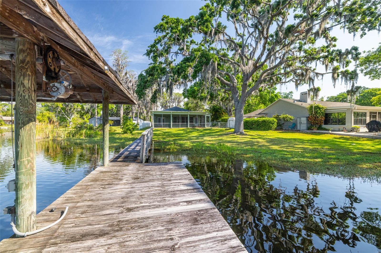 Listing photo id 29 for 18132 Oakdale Road