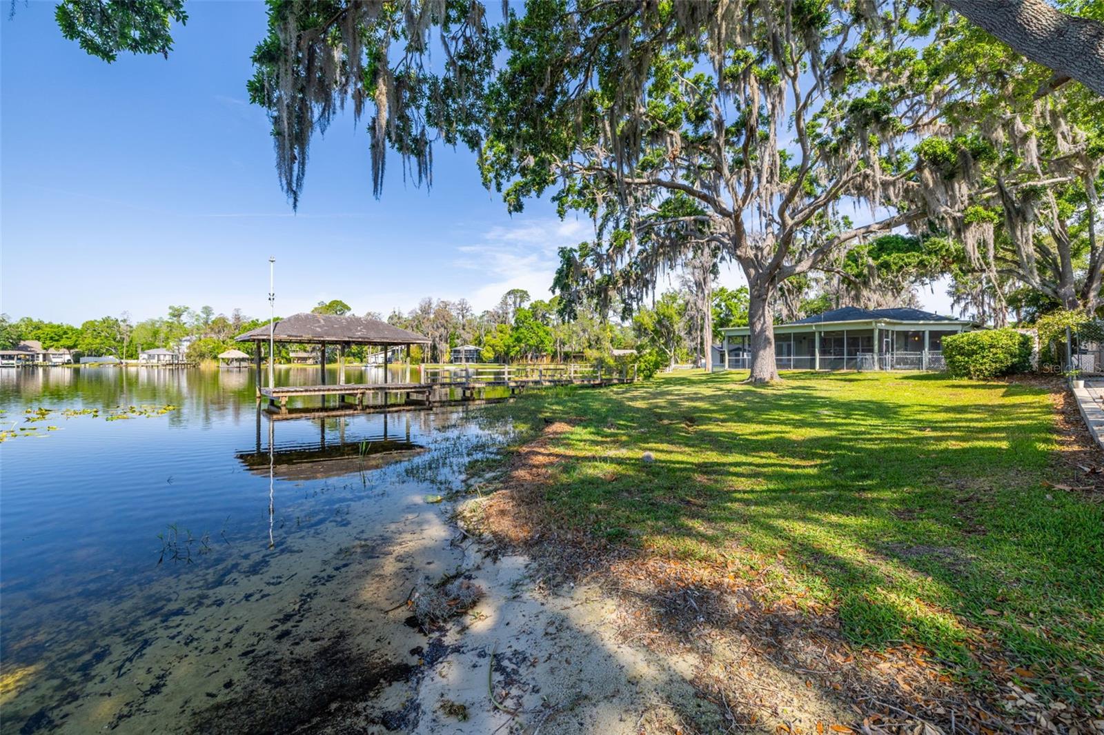 Listing photo id 30 for 18132 Oakdale Road