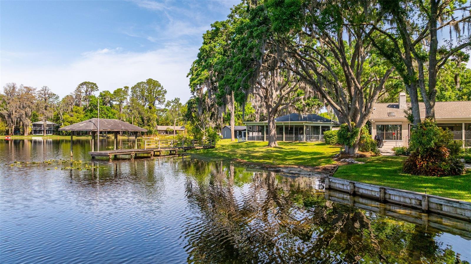 Listing photo id 31 for 18132 Oakdale Road