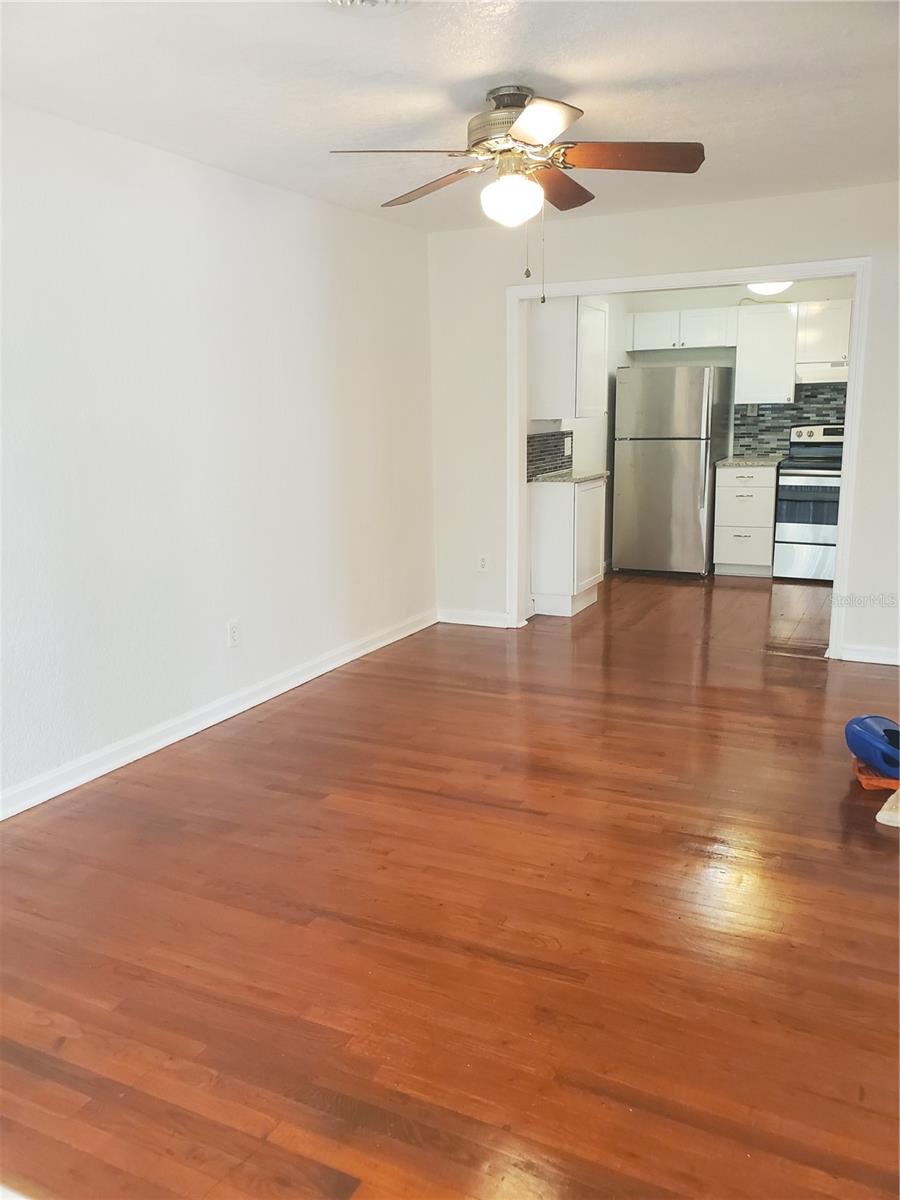 Image 11 of 39 For 3911 Morrison Avenue